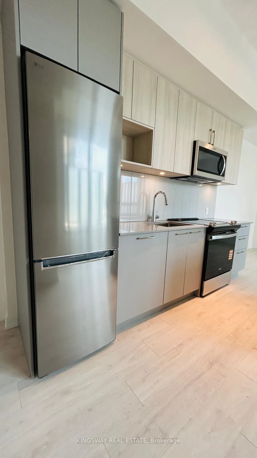 Photo 5 of Unit 201, 500 Plains Road E, Burlington, LaSalle — HOMEH