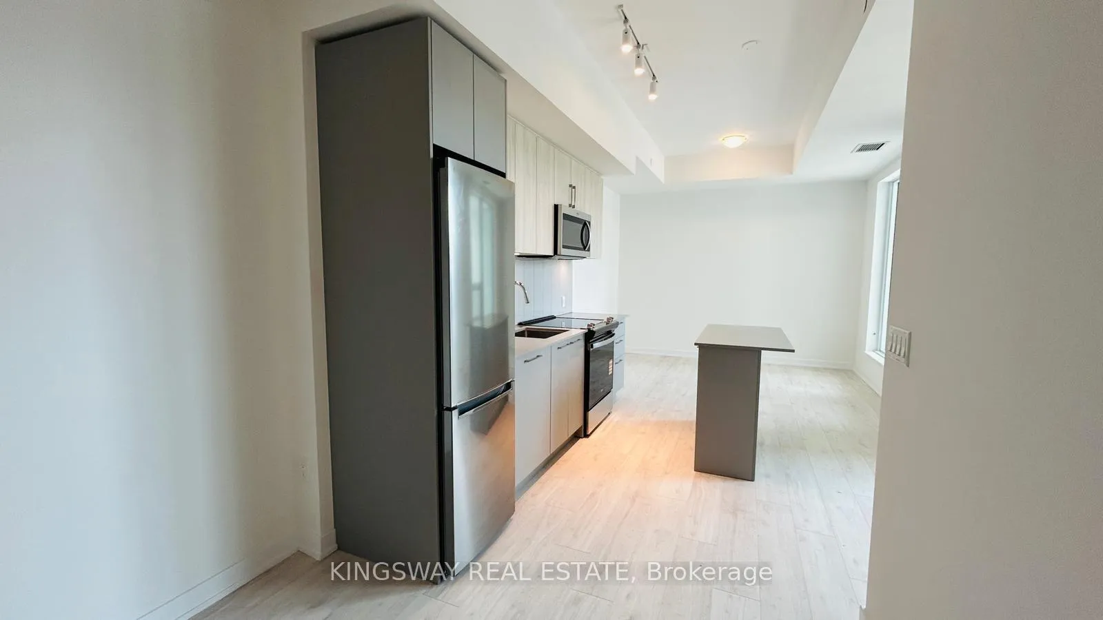 Photo 10 of Unit 201, 500 Plains Road E, Burlington, LaSalle — HOMEH