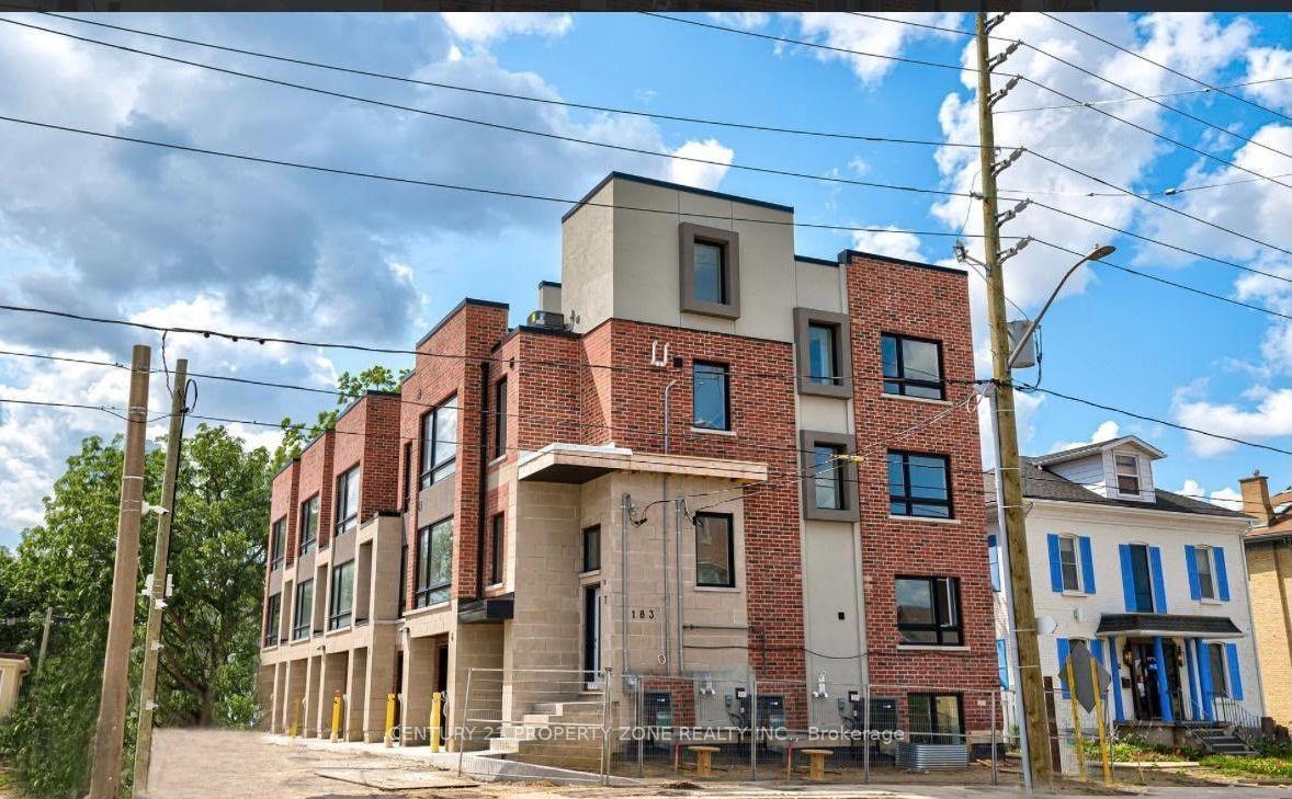 Front of Unit 5, 183 Victoria Street N