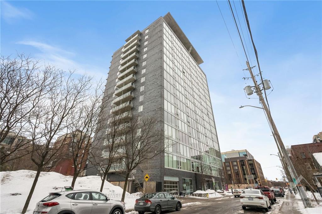 Front of Unit 907, 300 Lisgar Street