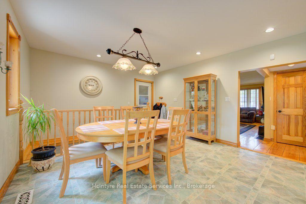 Photo 13 of 1249 Notre Dame Dr, Wilmot — HOMEH