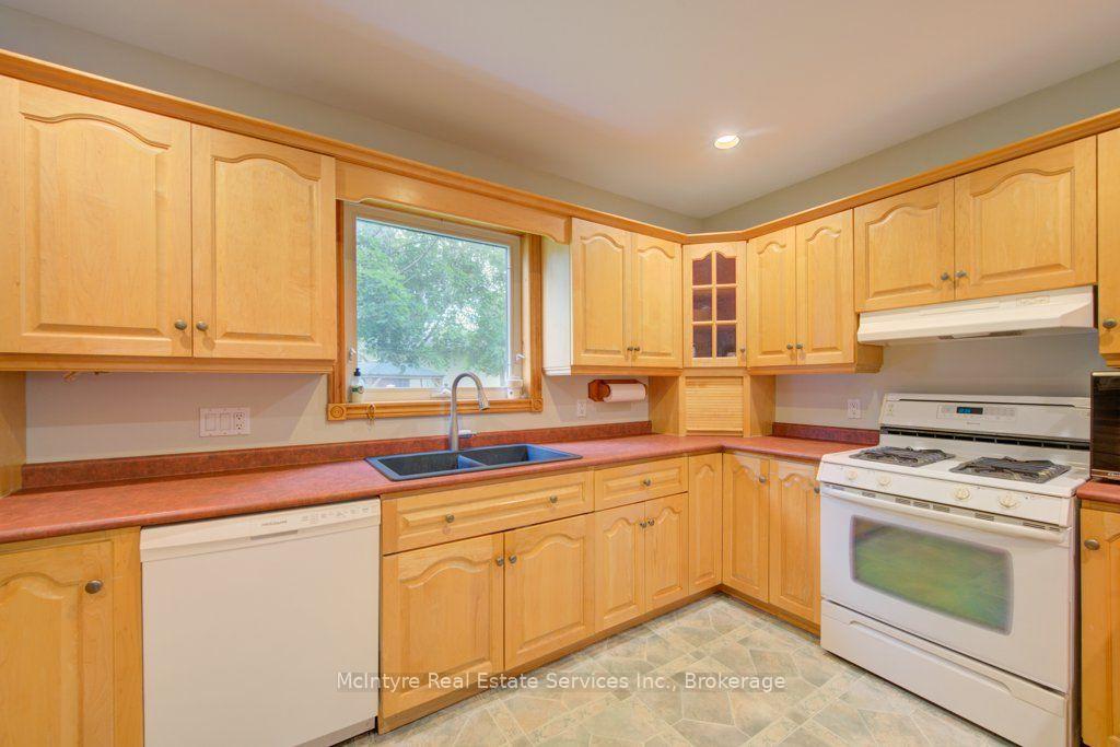 Photo 15 of 1249 Notre Dame Dr, Wilmot — HOMEH
