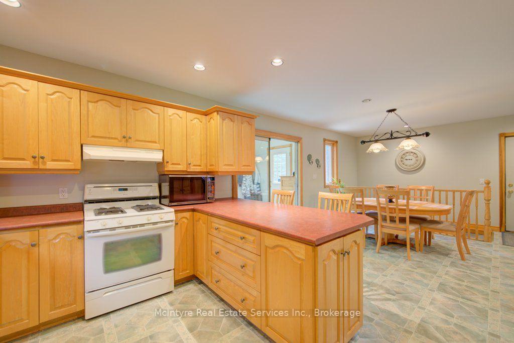 Photo 16 of 1249 Notre Dame Dr, Wilmot — HOMEH