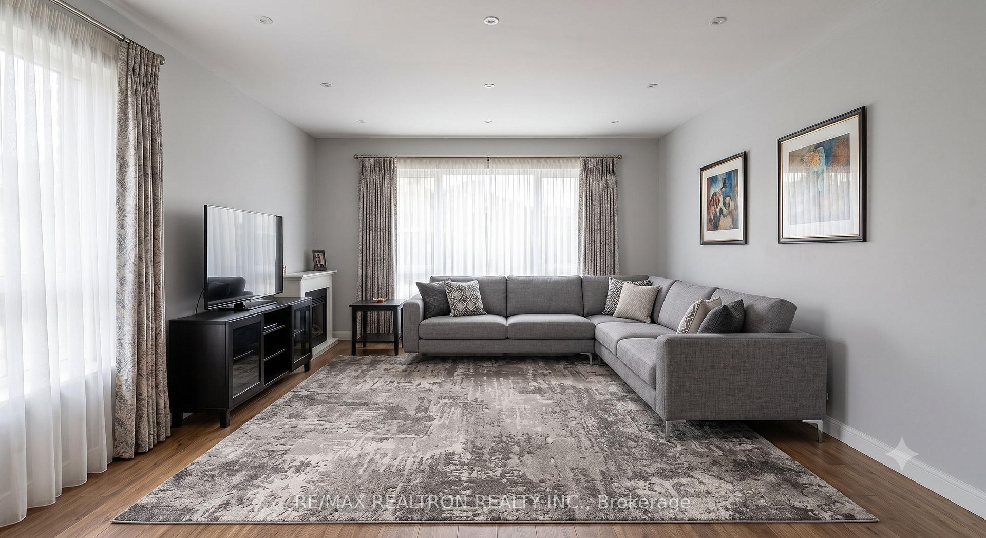 Photo 3 of 159 Patterson Street, Newmarket, Huron Heights-Leslie Valley — HOMEH