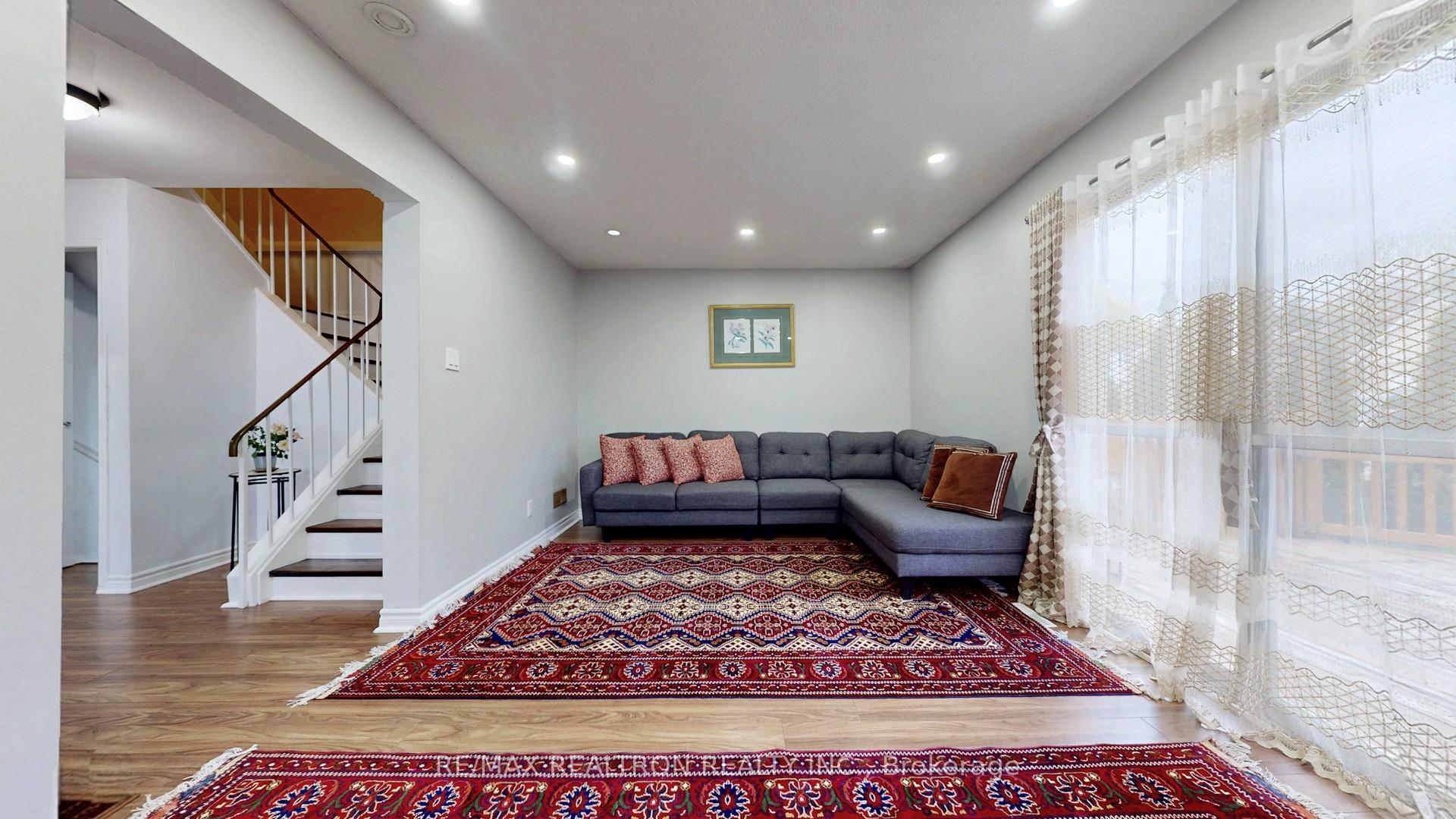 Photo 5 of 159 Patterson Street, Newmarket, Huron Heights-Leslie Valley — HOMEH