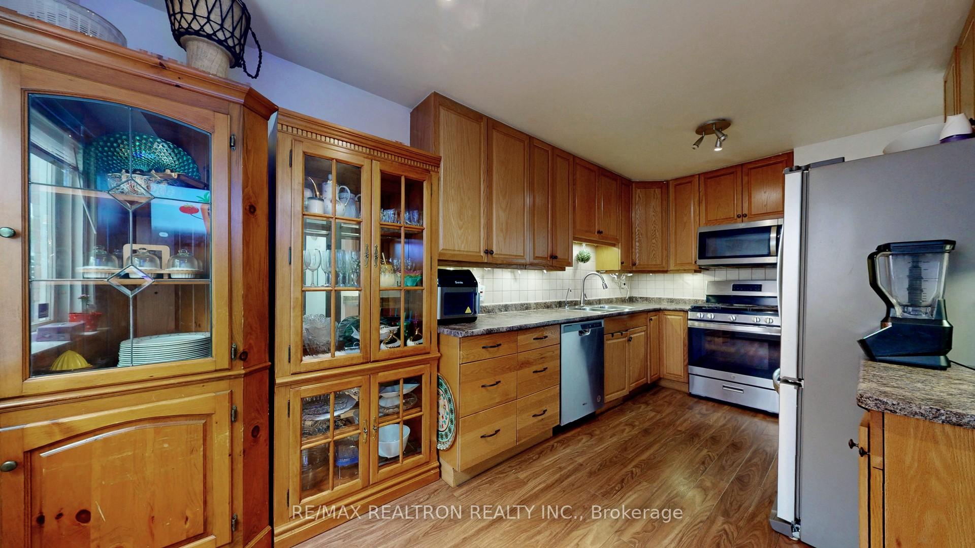 Photo 10 of 159 Patterson Street, Newmarket, Huron Heights-Leslie Valley — HOMEH