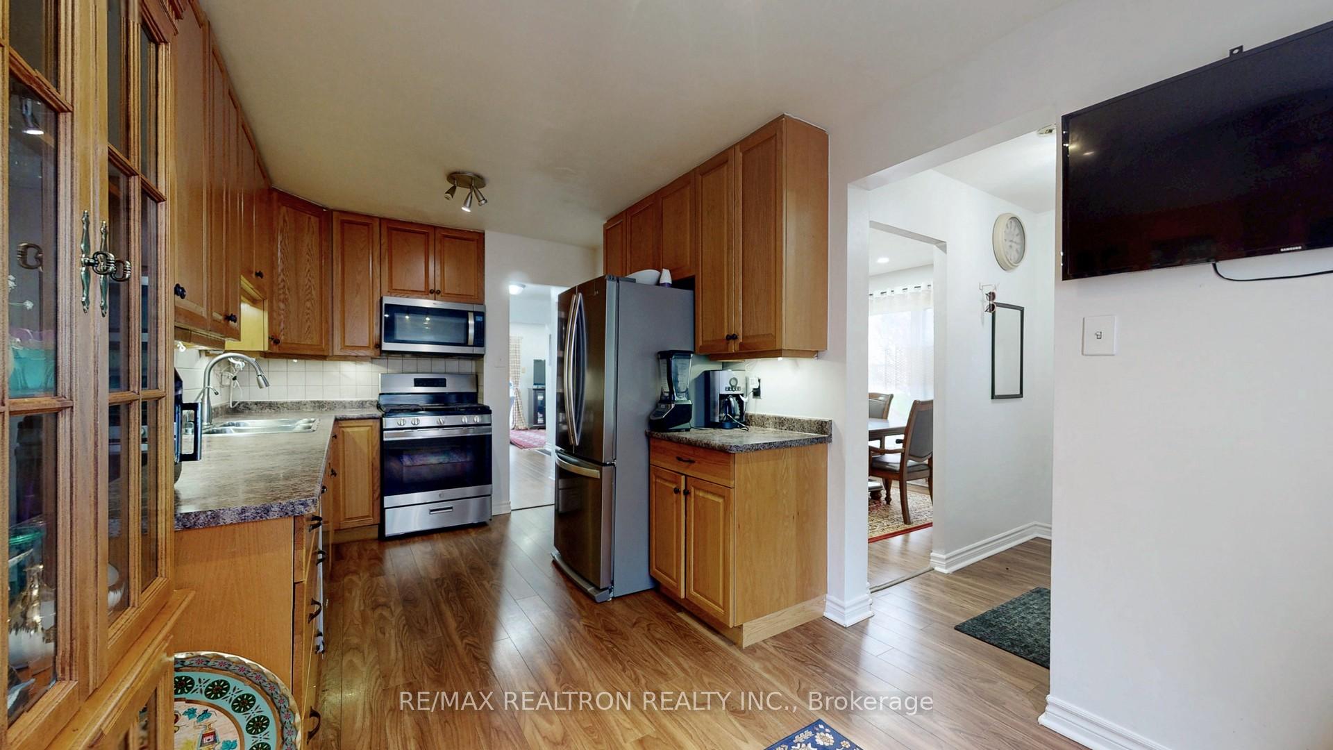 Photo 11 of 159 Patterson Street, Newmarket, Huron Heights-Leslie Valley — HOMEH