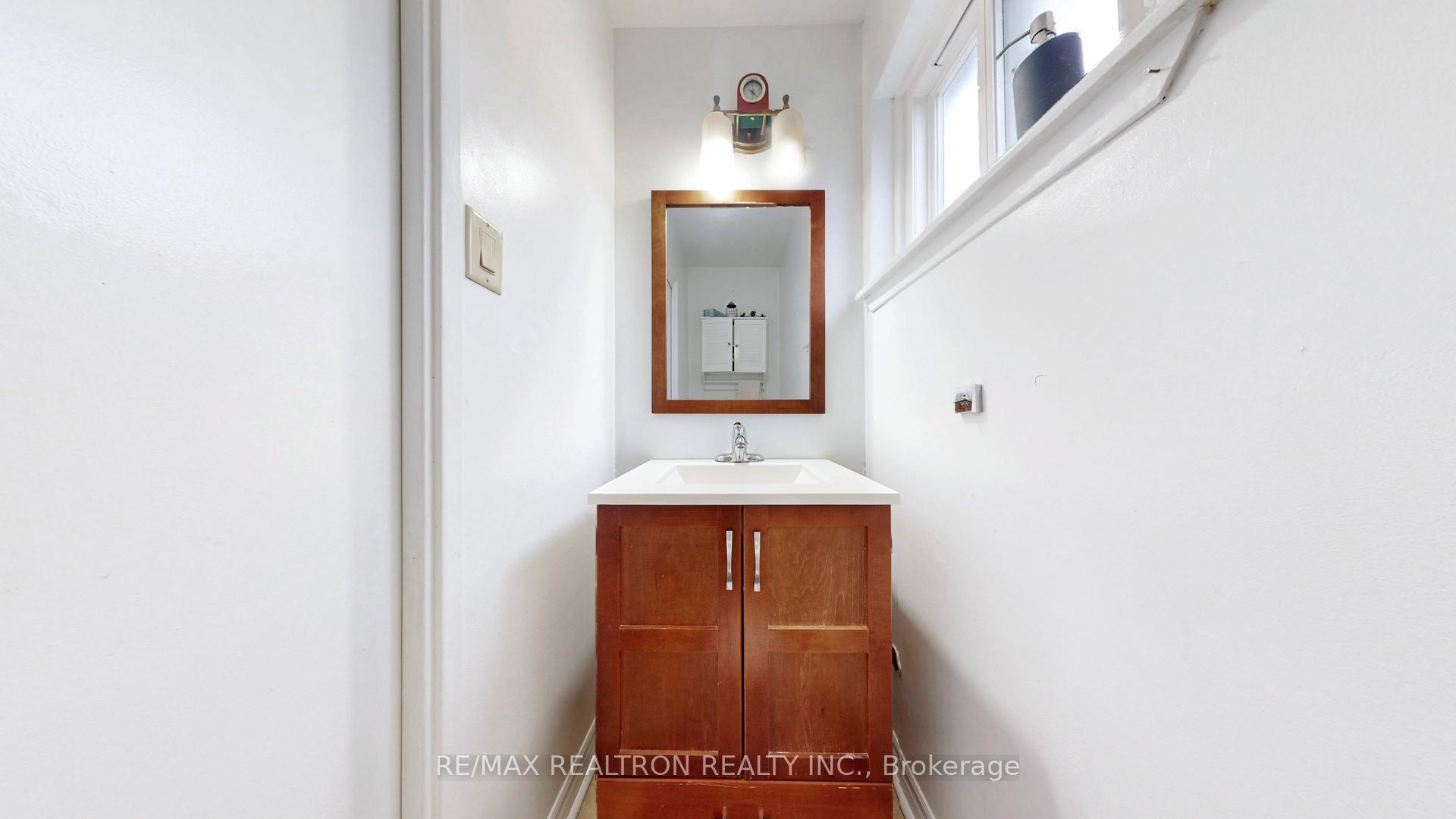 Photo 14 of 159 Patterson Street, Newmarket, Huron Heights-Leslie Valley — HOMEH