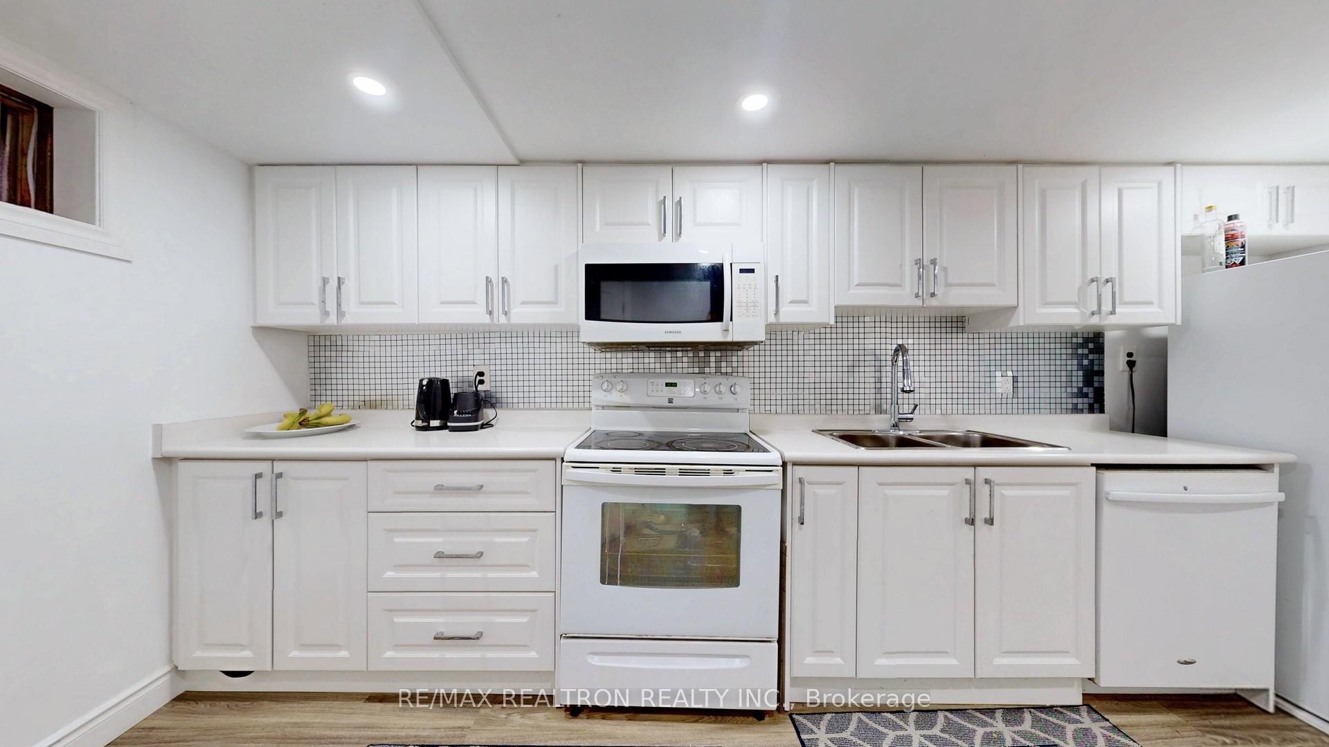 Photo 35 of 159 Patterson Street, Newmarket, Huron Heights-Leslie Valley — HOMEH