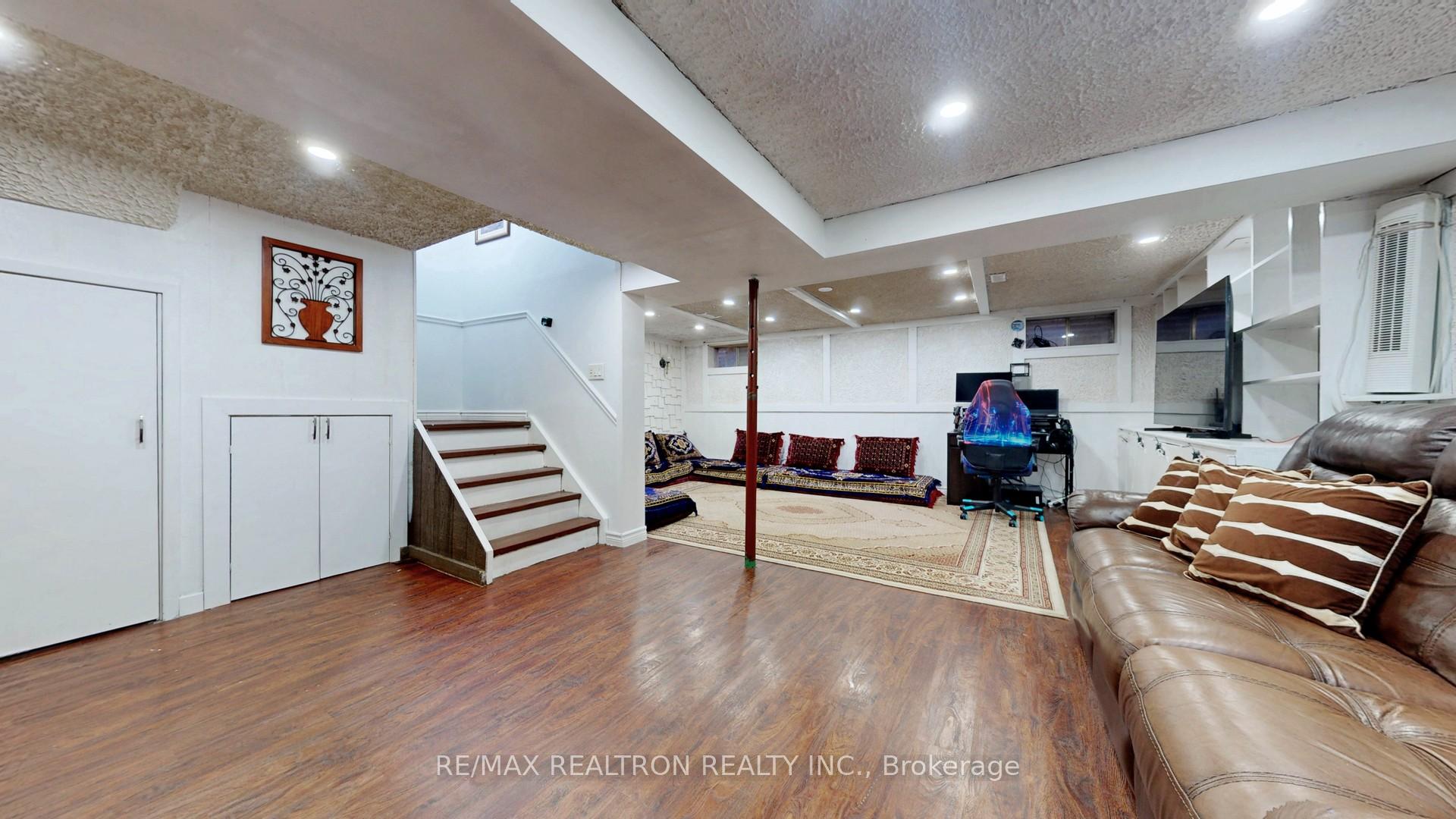 Photo 37 of 159 Patterson Street, Newmarket, Huron Heights-Leslie Valley — HOMEH