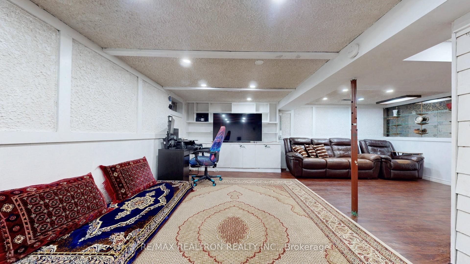 Photo 42 of 159 Patterson Street, Newmarket, Huron Heights-Leslie Valley — HOMEH