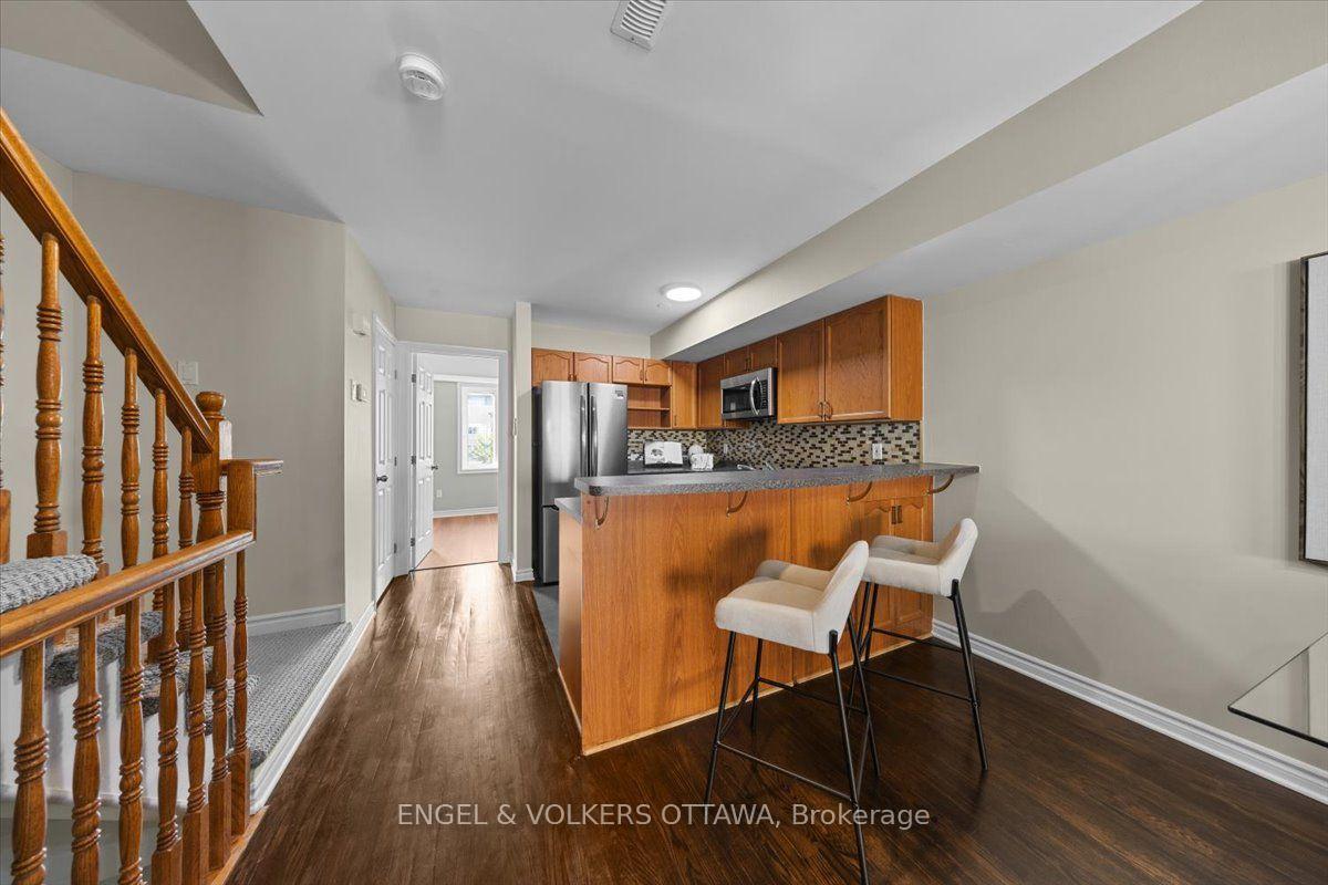 Photo 11 of Unit 9, 2820 Baseline Road, Ottawa, Leslie Park — HOMEH