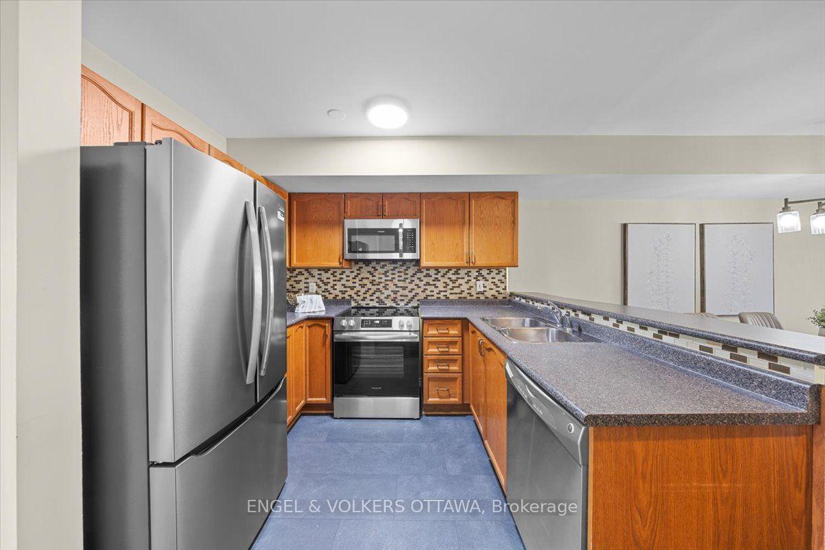 Photo 13 of Unit 9, 2820 Baseline Road, Ottawa, Leslie Park — HOMEH