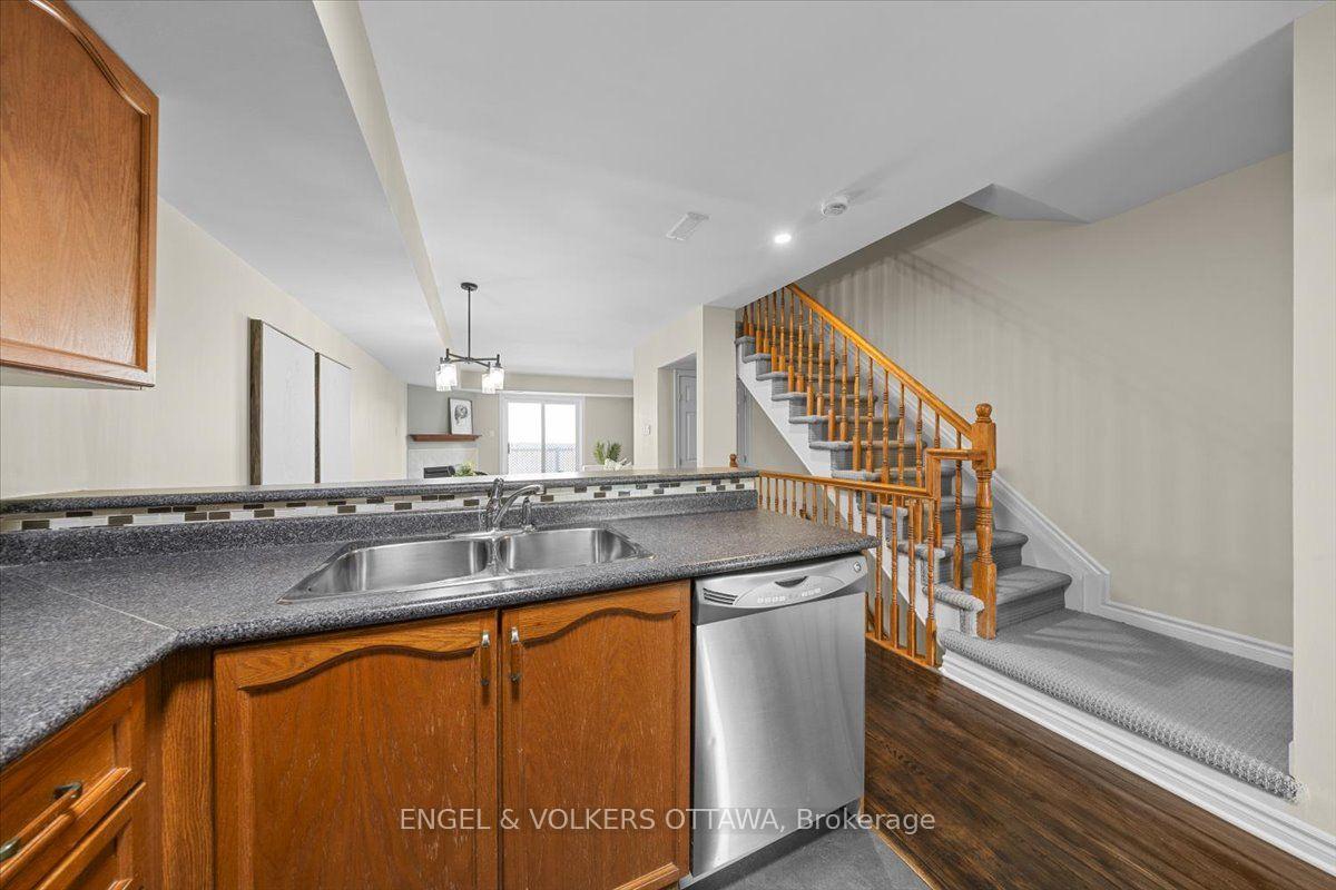 Photo 14 of Unit 9, 2820 Baseline Road, Ottawa, Leslie Park — HOMEH