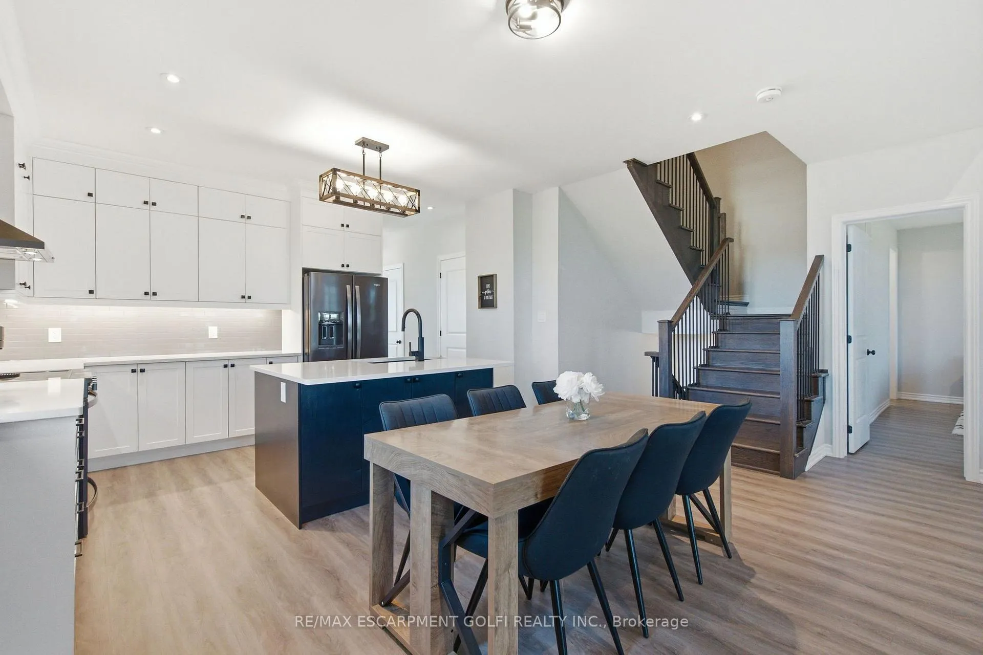 Photo 4 of 119 Midland Place, Welland, Hwy 406/Welland — HOMEH