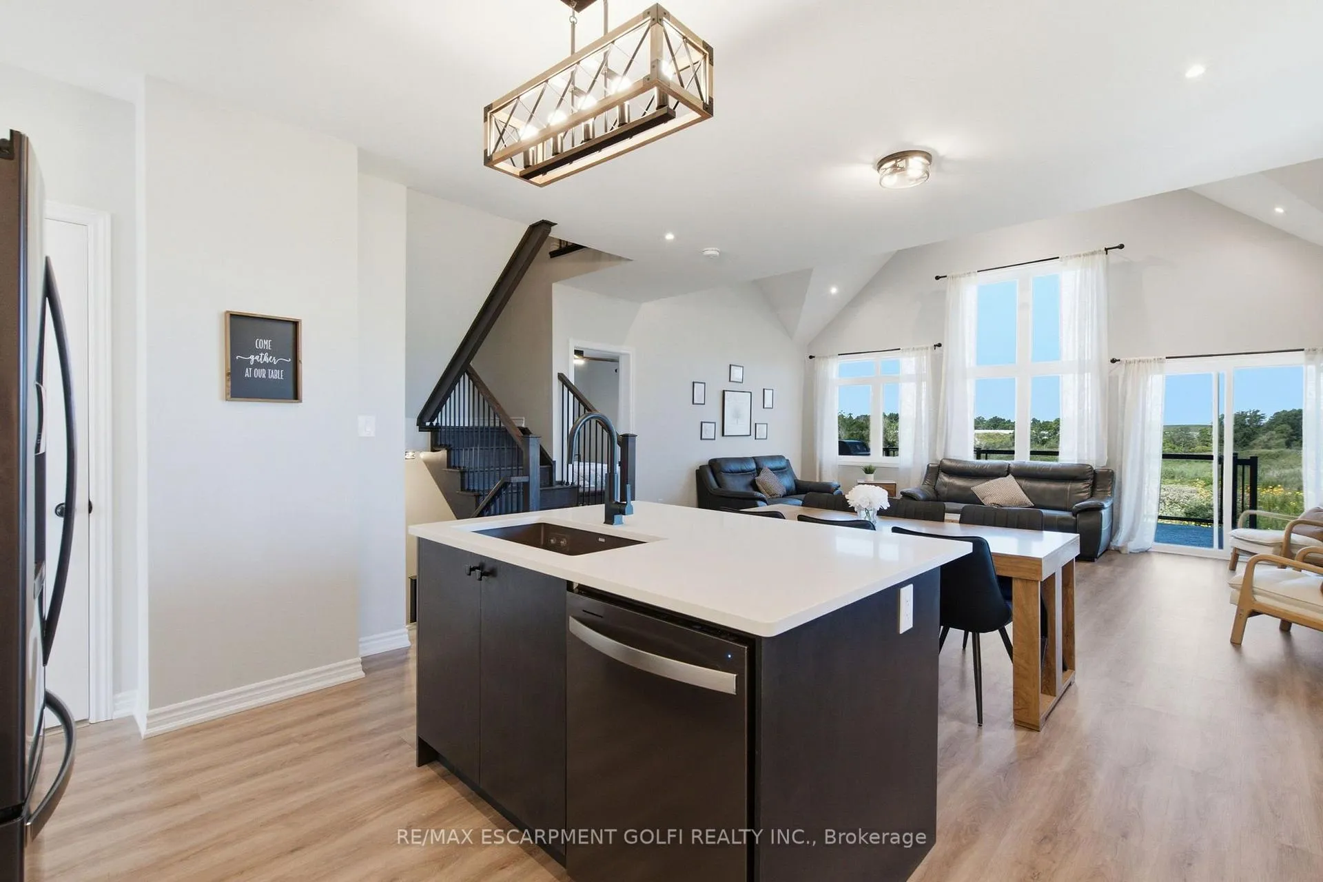 Photo 7 of 119 Midland Place, Welland, Hwy 406/Welland — HOMEH