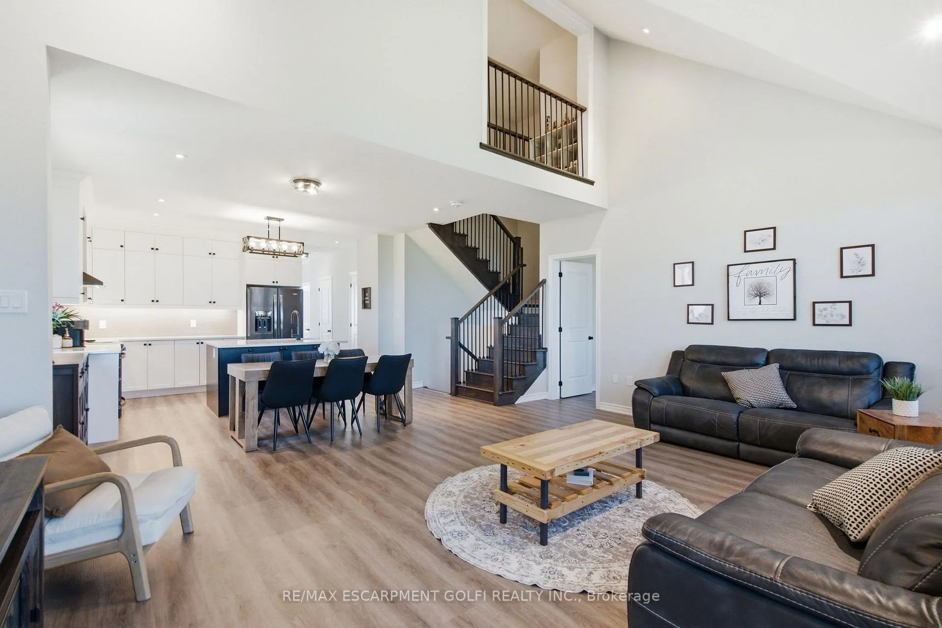 Photo 8 of 119 Midland Place, Welland, Hwy 406/Welland — HOMEH