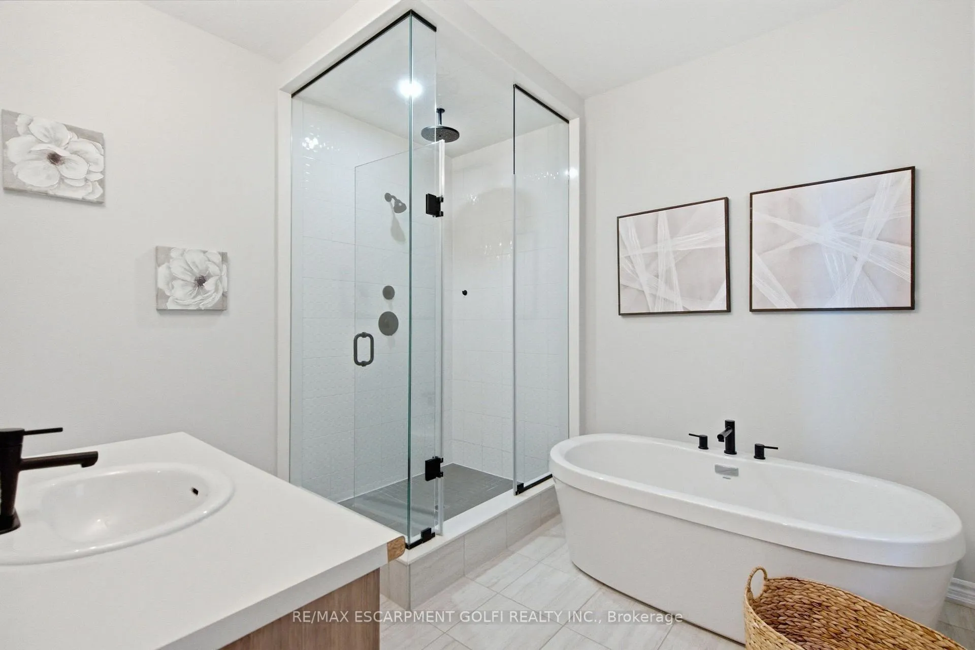 Photo 13 of 119 Midland Place, Welland, Hwy 406/Welland — HOMEH