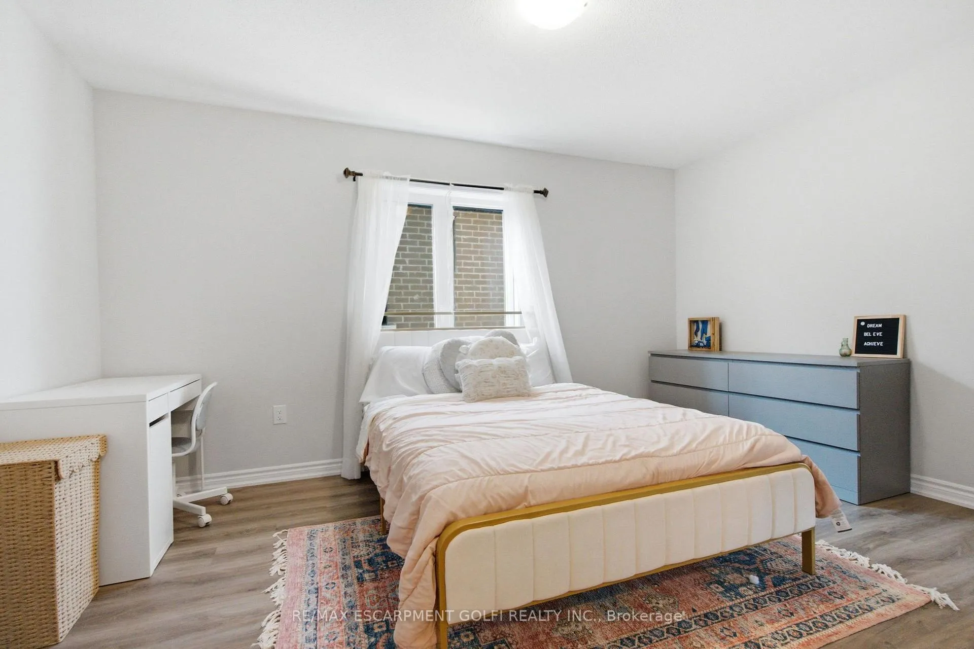 Photo 15 of 119 Midland Place, Welland, Hwy 406/Welland — HOMEH