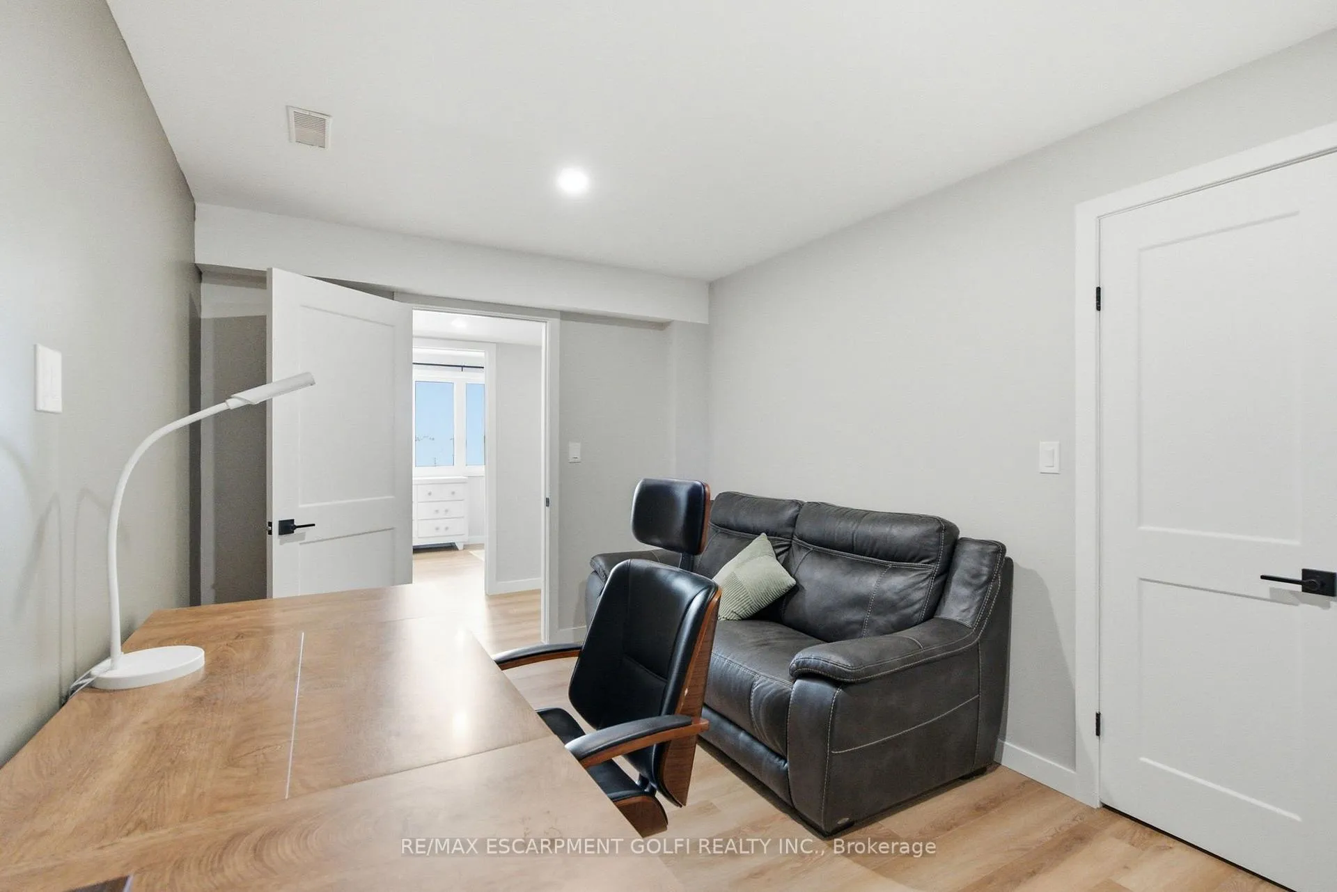 Photo 23 of 119 Midland Place, Welland, Hwy 406/Welland — HOMEH