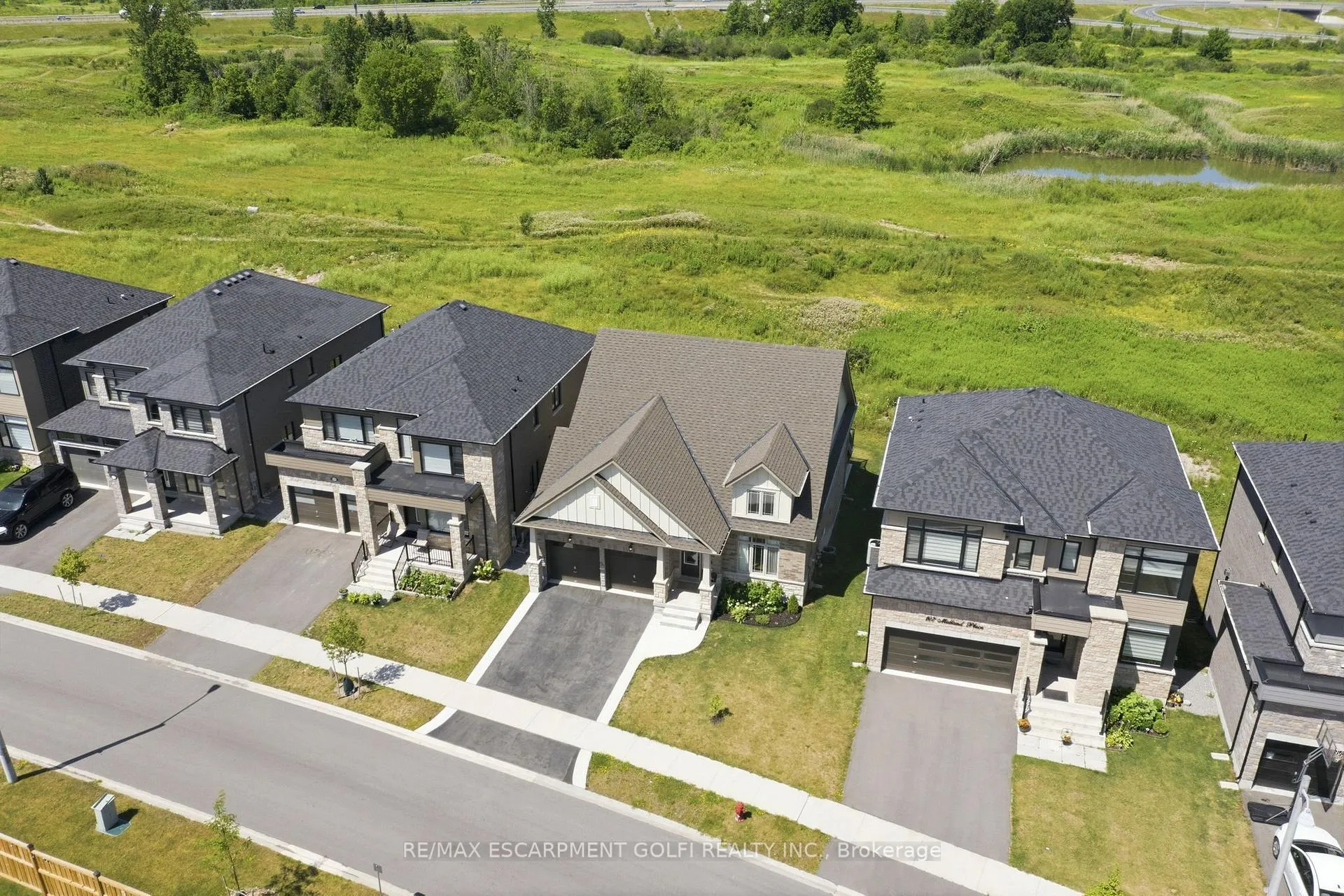Photo 25 of 119 Midland Place, Welland, Hwy 406/Welland — HOMEH