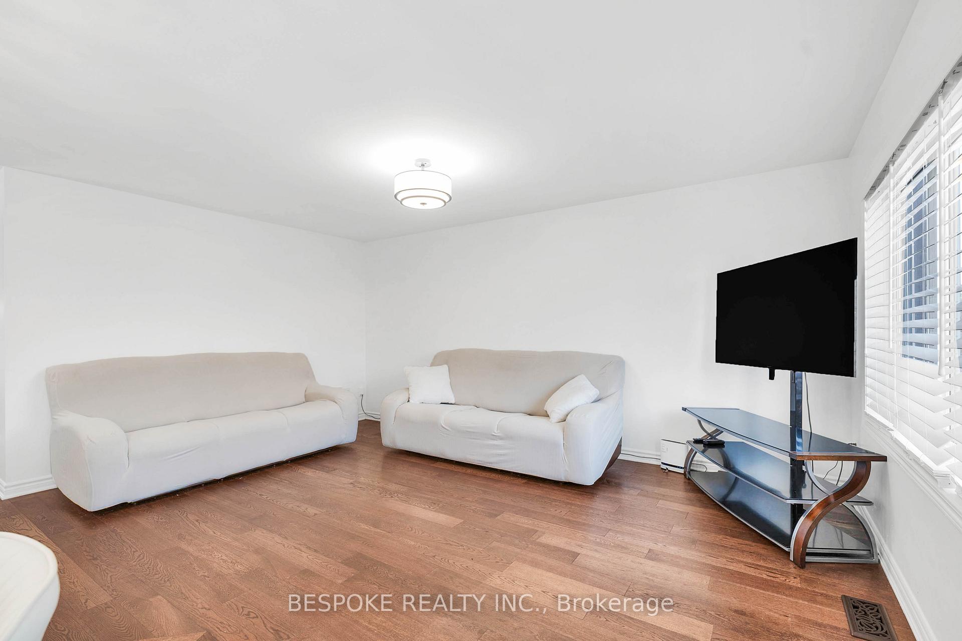 Photo 8 of 136 Coho Drive, Whitby, Lynde Creek — HOMEH