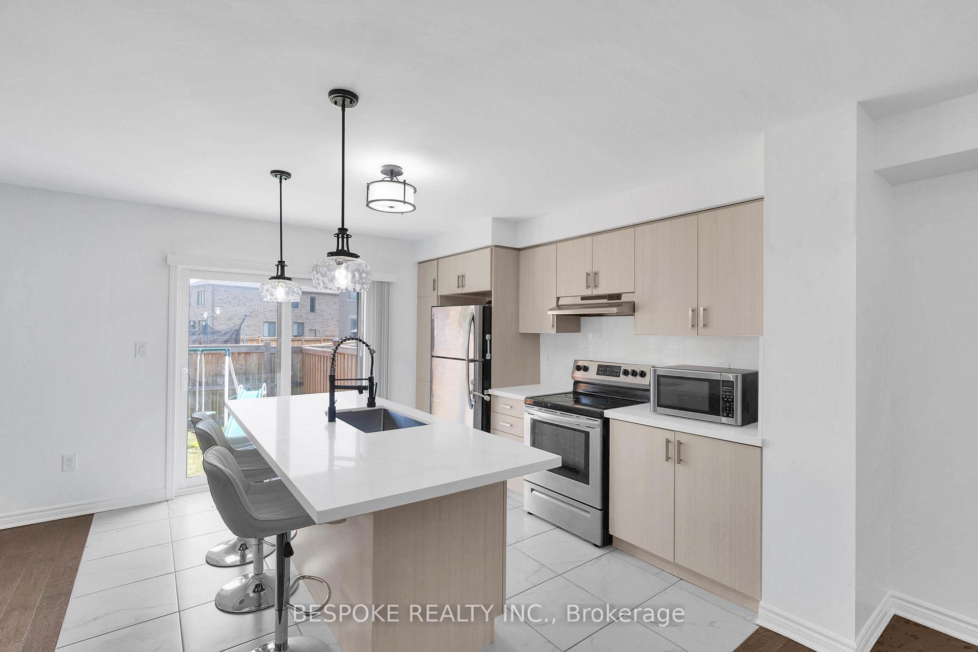 Photo 11 of 136 Coho Drive, Whitby, Lynde Creek — HOMEH