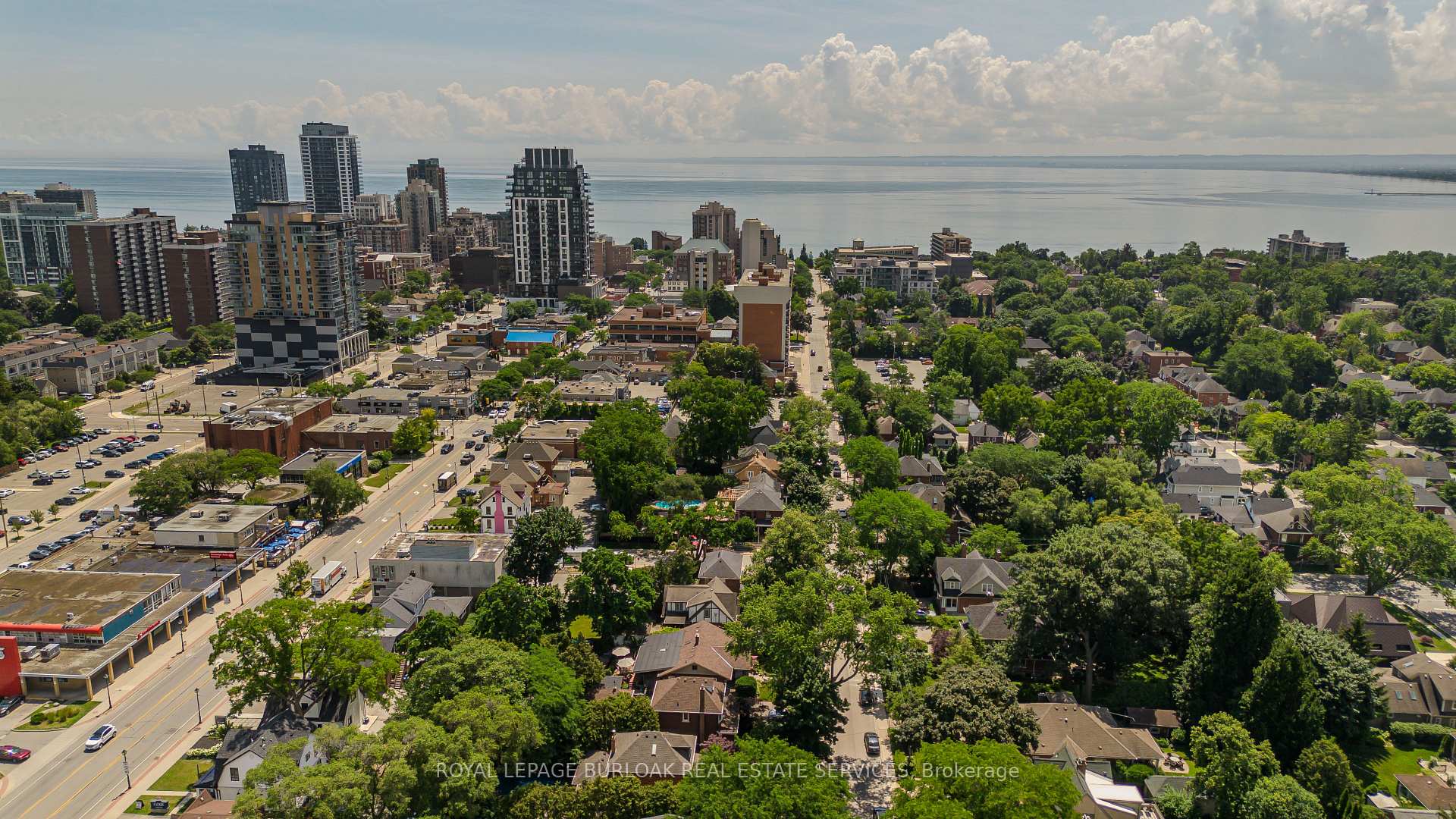 Photo 2 of 569 Locust Street, Burlington, Brant — HOMEH
