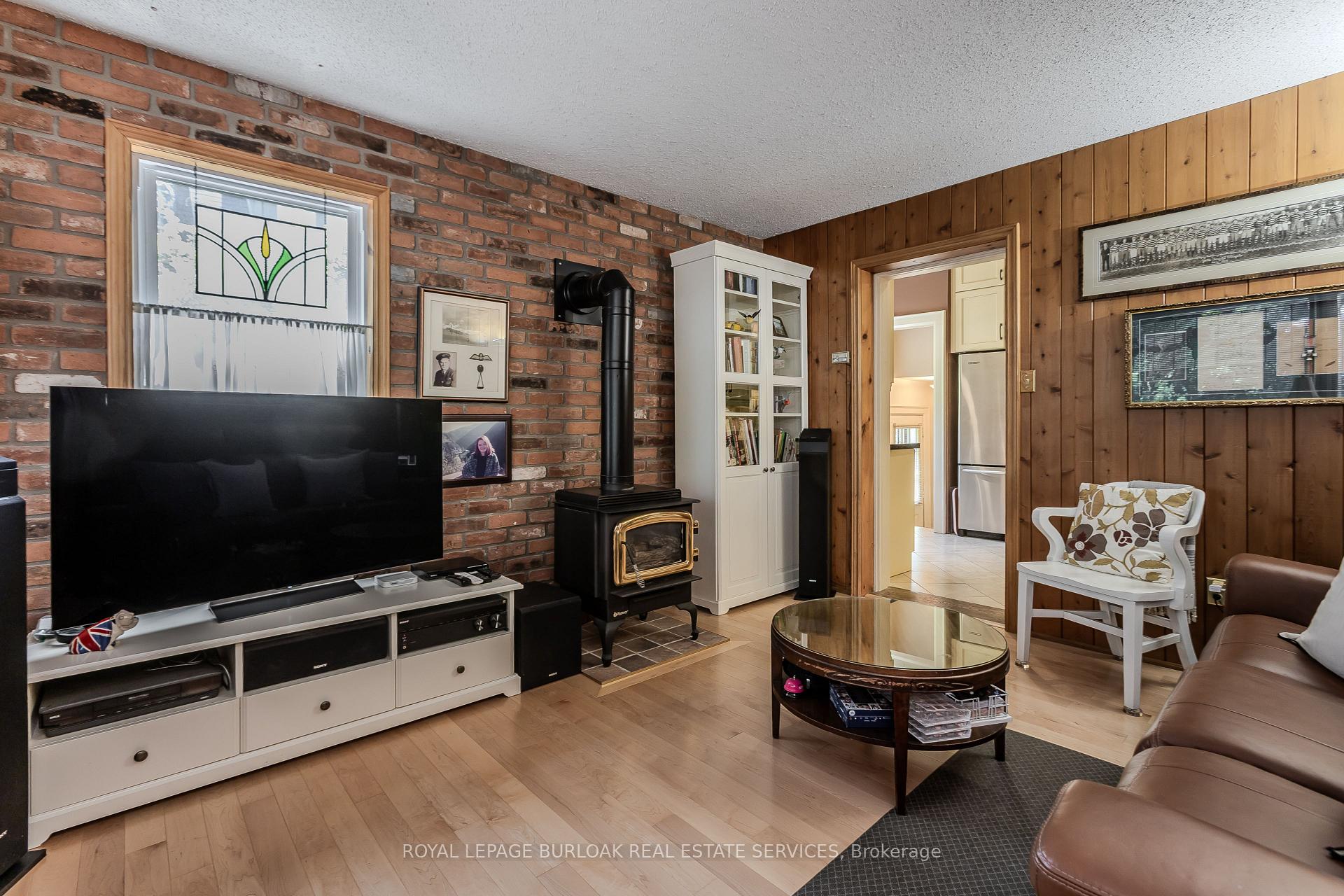 Photo 16 of 569 Locust Street, Burlington, Brant — HOMEH