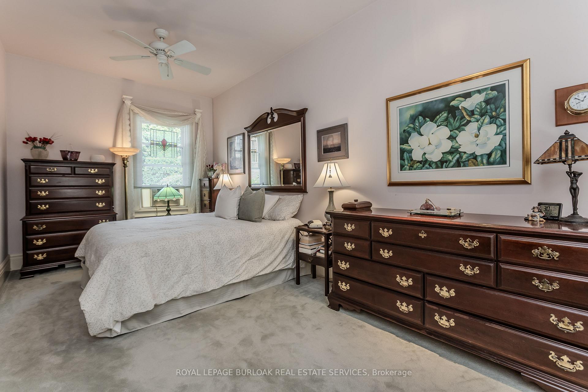 Photo 17 of 569 Locust Street, Burlington, Brant — HOMEH