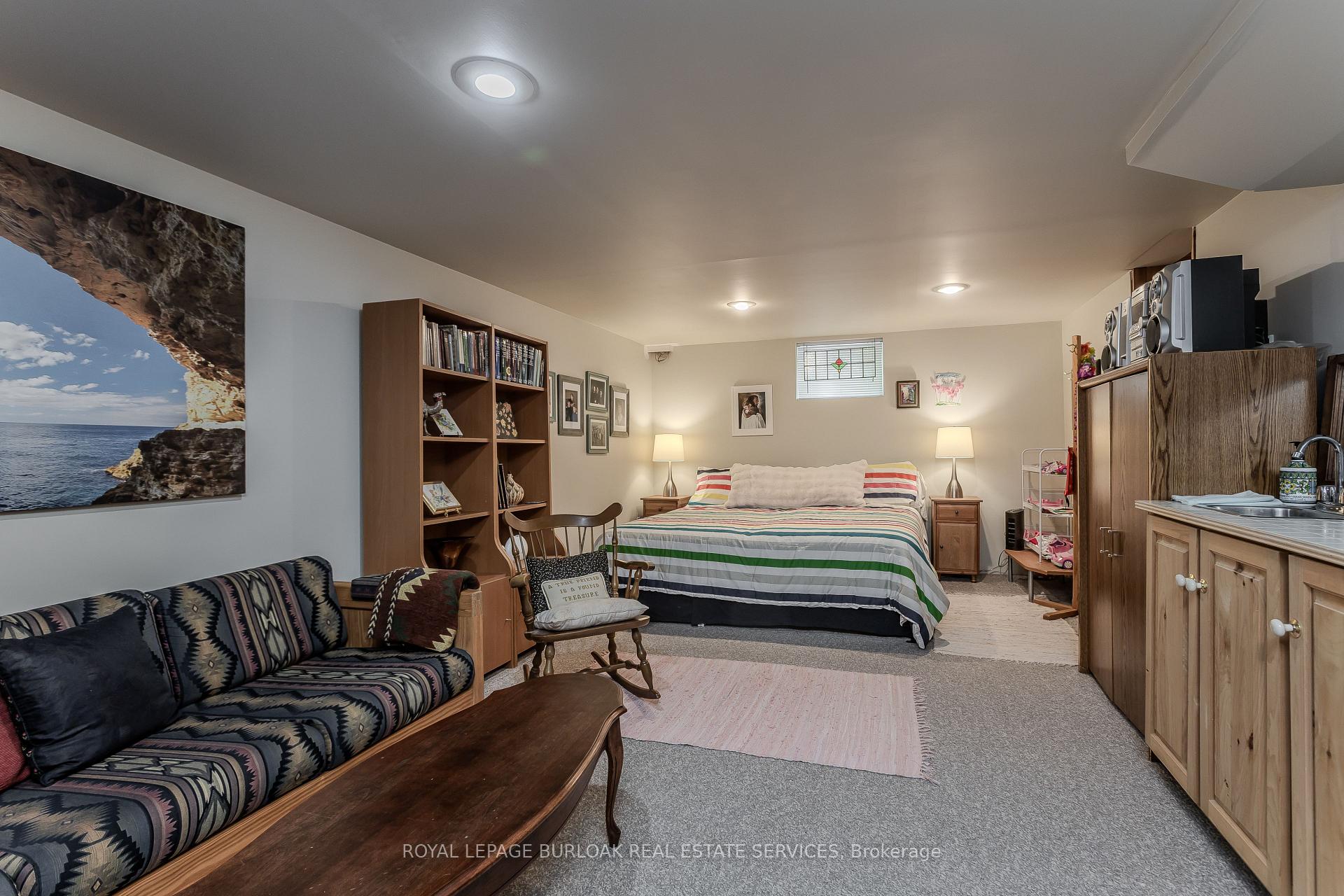 Photo 24 of 569 Locust Street, Burlington, Brant — HOMEH
