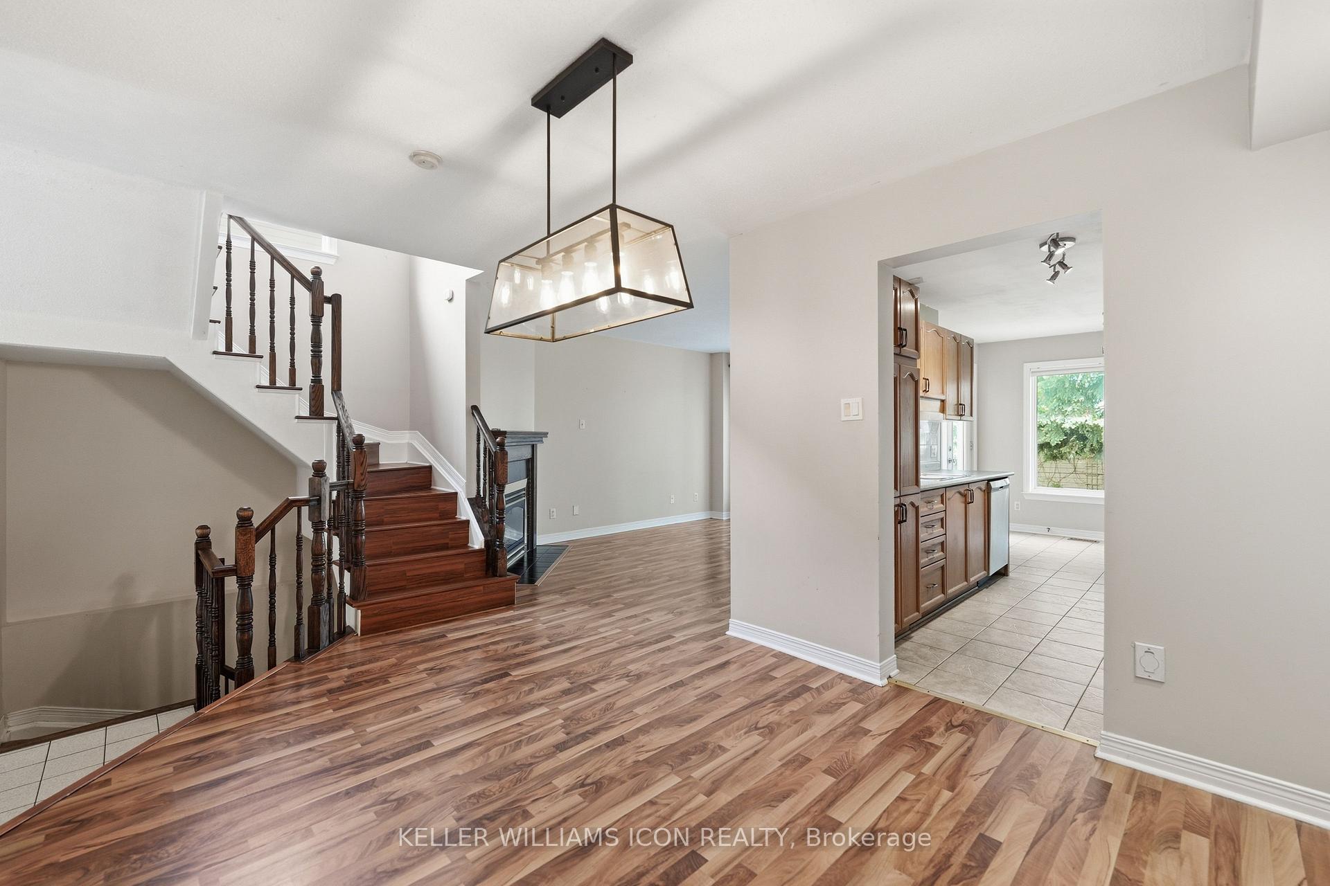 Photo 9 of 121 Thornbury Crescent, Ottawa, Centrepointe — HOMEH