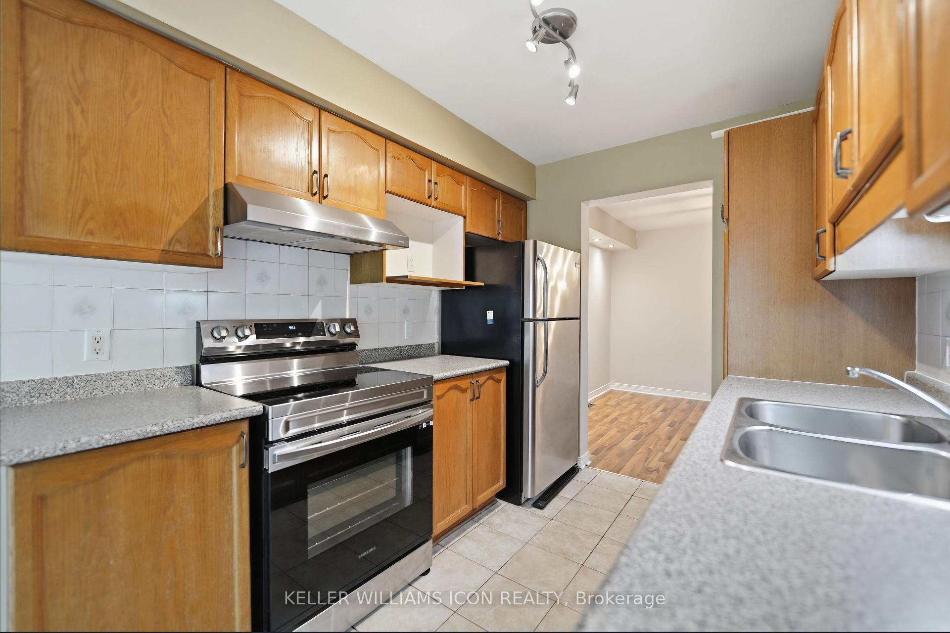 Photo 13 of 121 Thornbury Crescent, Ottawa, Centrepointe — HOMEH