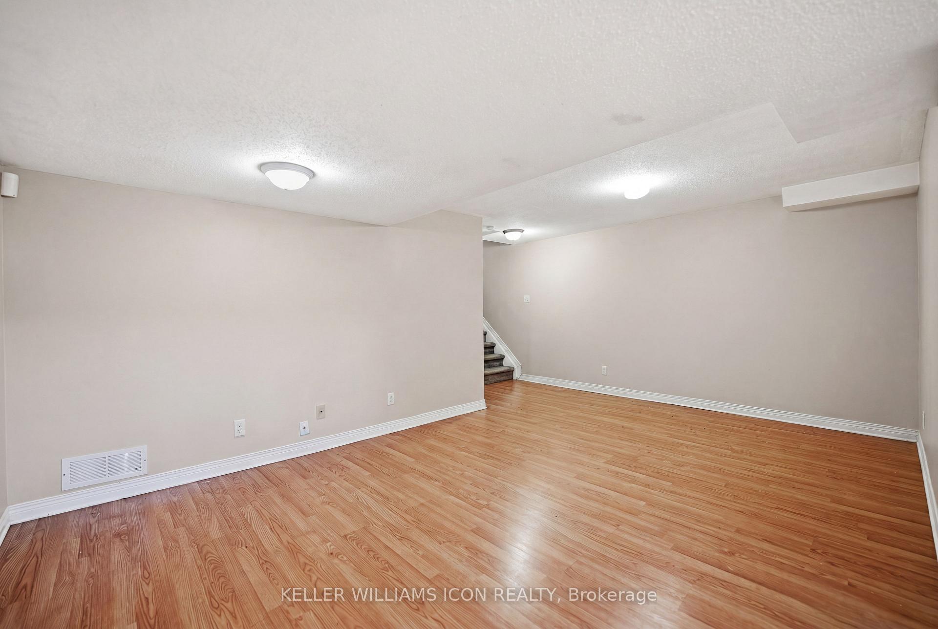 Photo 36 of 121 Thornbury Crescent, Ottawa, Centrepointe — HOMEH