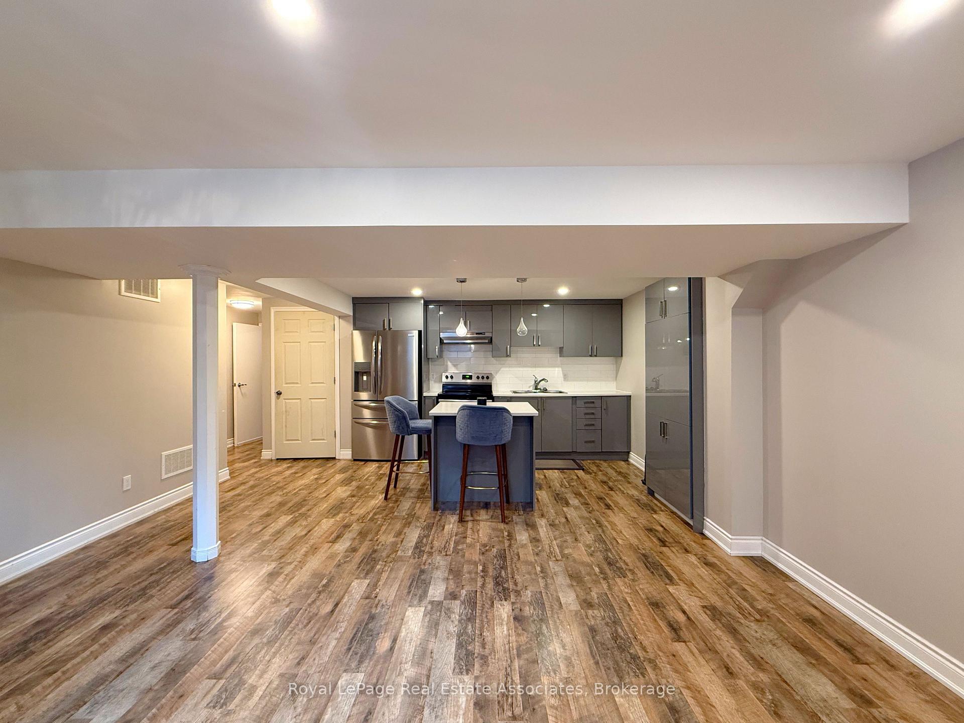 Photo 3 of 51 Sorbonne Drive, Brampton, Vales of Castlemore North — HOMEH