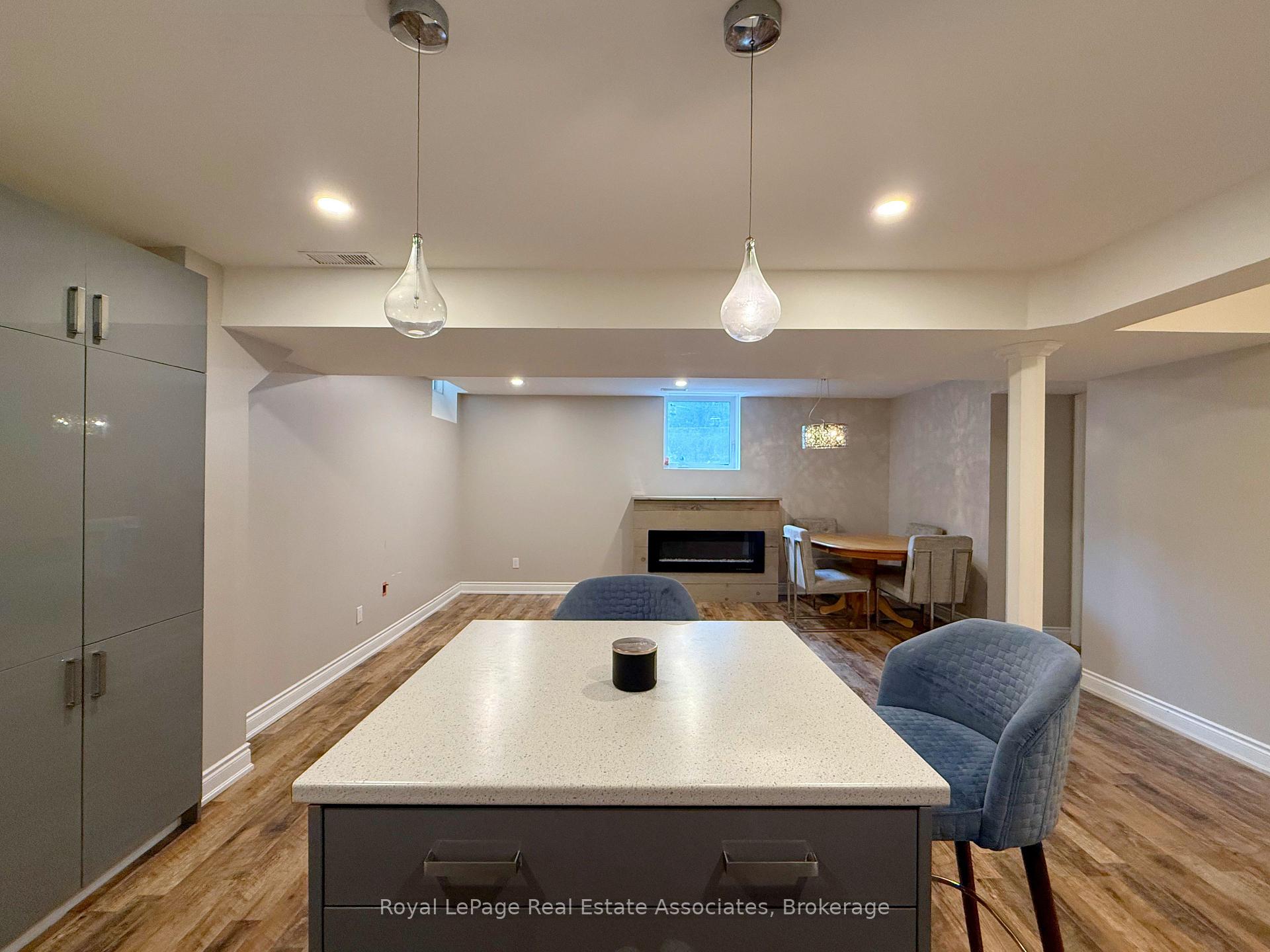 Photo 4 of 51 Sorbonne Drive, Brampton, Vales of Castlemore North — HOMEH