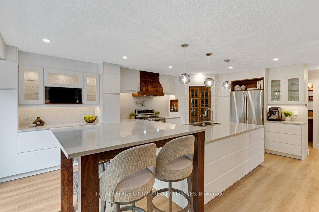 Photo 9 of 142 Deer Ridge Drive, Kitchener, Pioneer Tower West — HOMEH