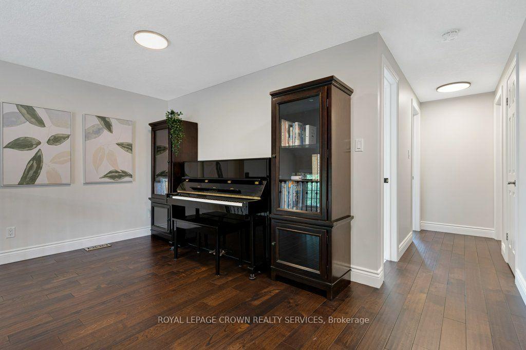 Photo 19 of 142 Deer Ridge Drive, Kitchener, Pioneer Tower West — HOMEH