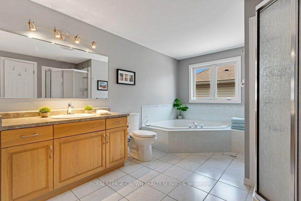 Photo 23 of 142 Deer Ridge Drive, Kitchener, Pioneer Tower West — HOMEH