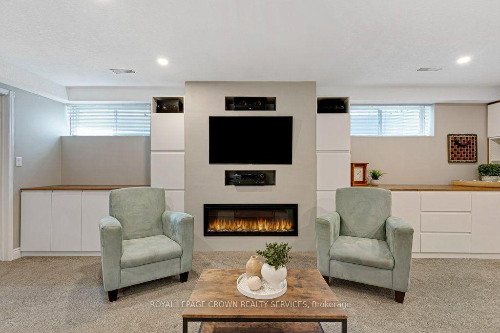 Photo 28 of 142 Deer Ridge Drive, Kitchener, Pioneer Tower West — HOMEH