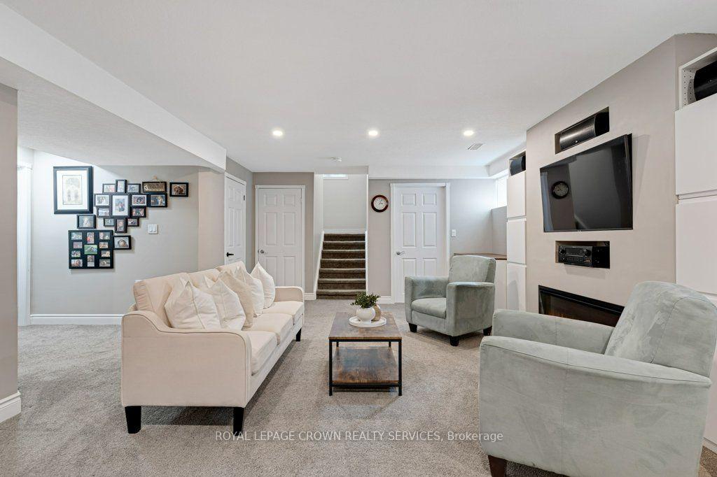 Photo 29 of 142 Deer Ridge Drive, Kitchener, Pioneer Tower West — HOMEH