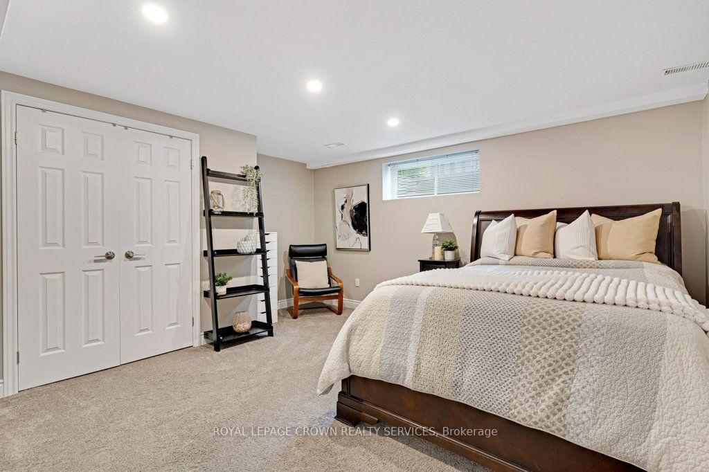 Photo 32 of 142 Deer Ridge Drive, Kitchener, Pioneer Tower West — HOMEH