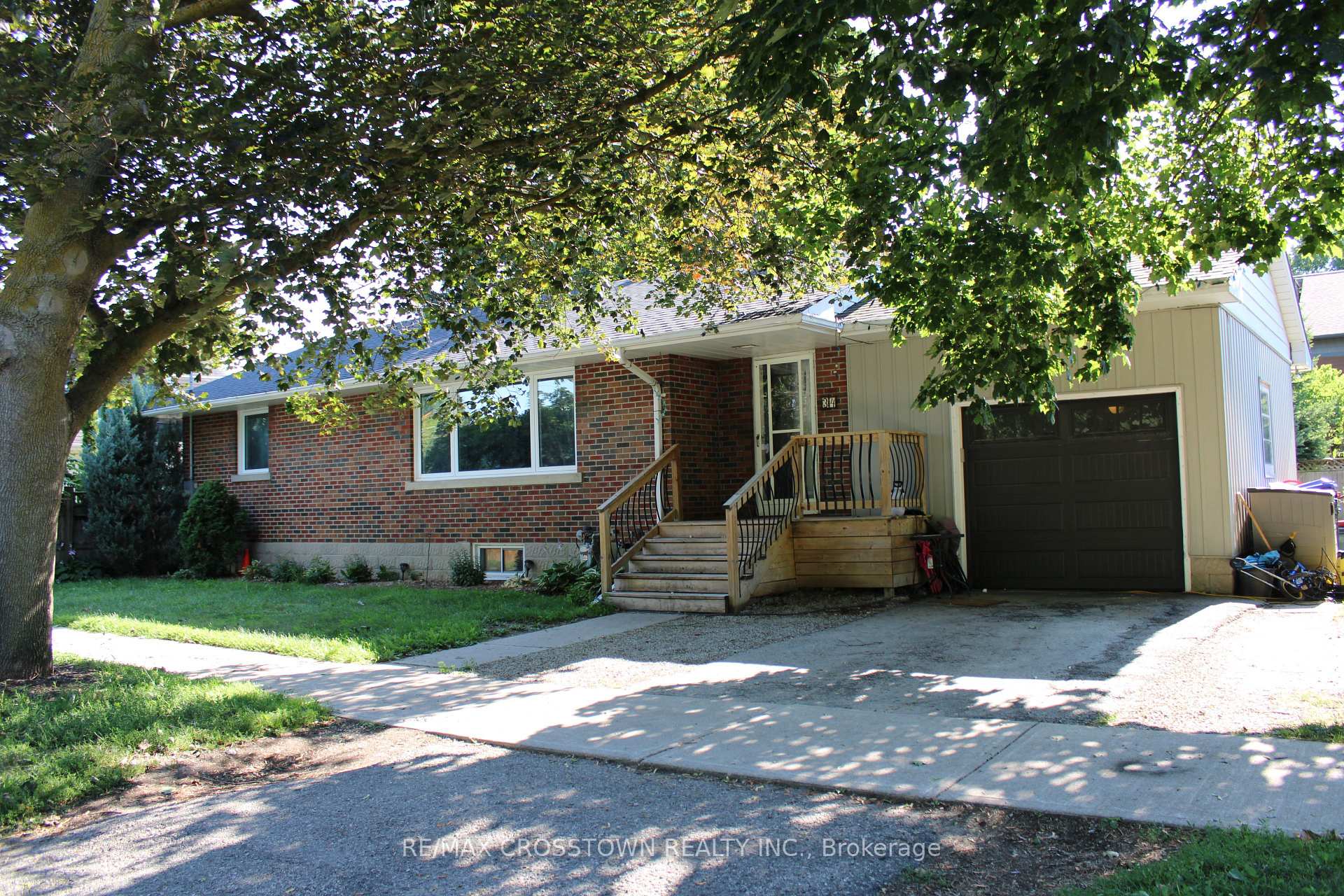 Photo 2 of 34 McDonald Street, New Tecumseth, Alliston — HOMEH