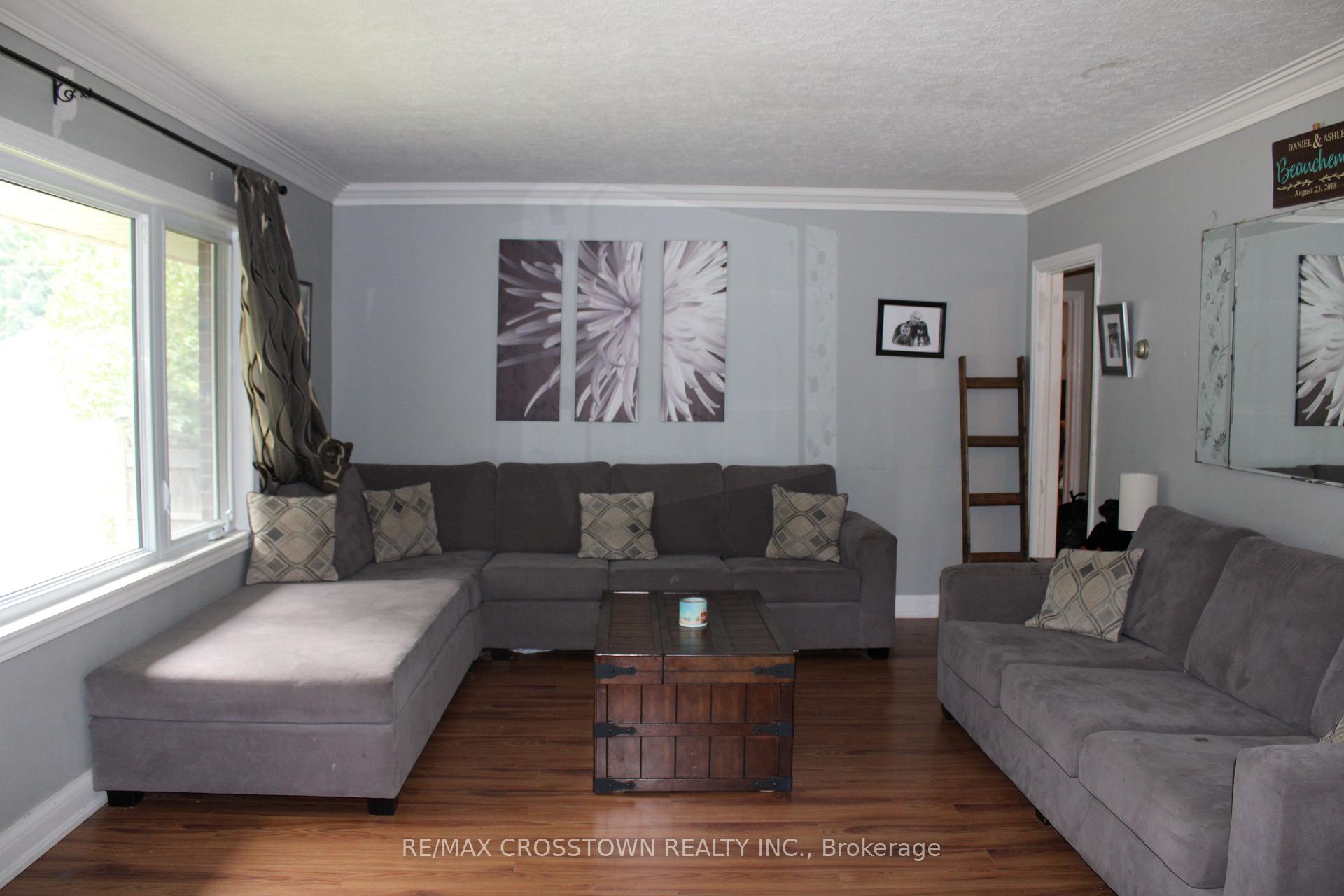Photo 3 of 34 McDonald Street, New Tecumseth, Alliston — HOMEH
