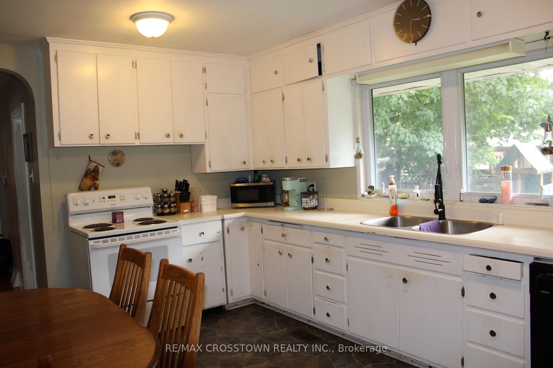 Photo 8 of 34 McDonald Street, New Tecumseth, Alliston — HOMEH