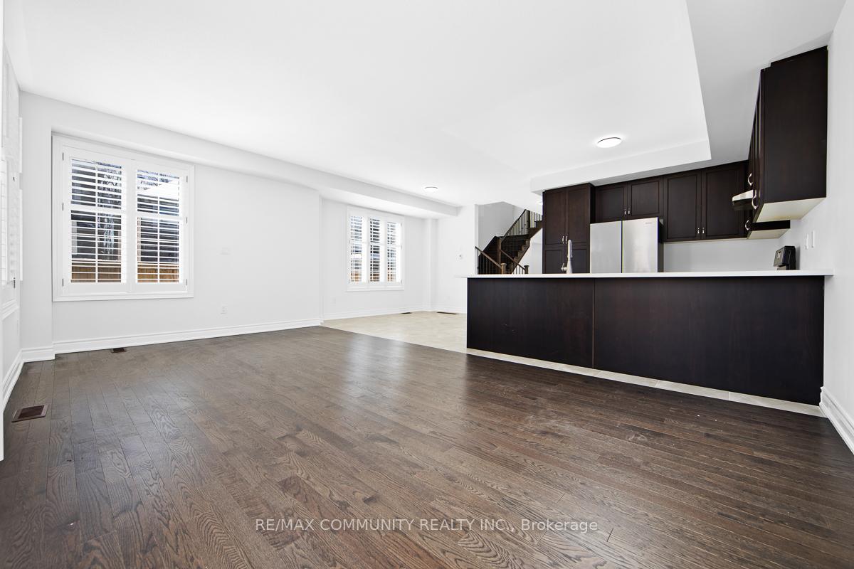 Photo 6 of 33 Liam Lane, Markham, Cedarwood — HOMEH