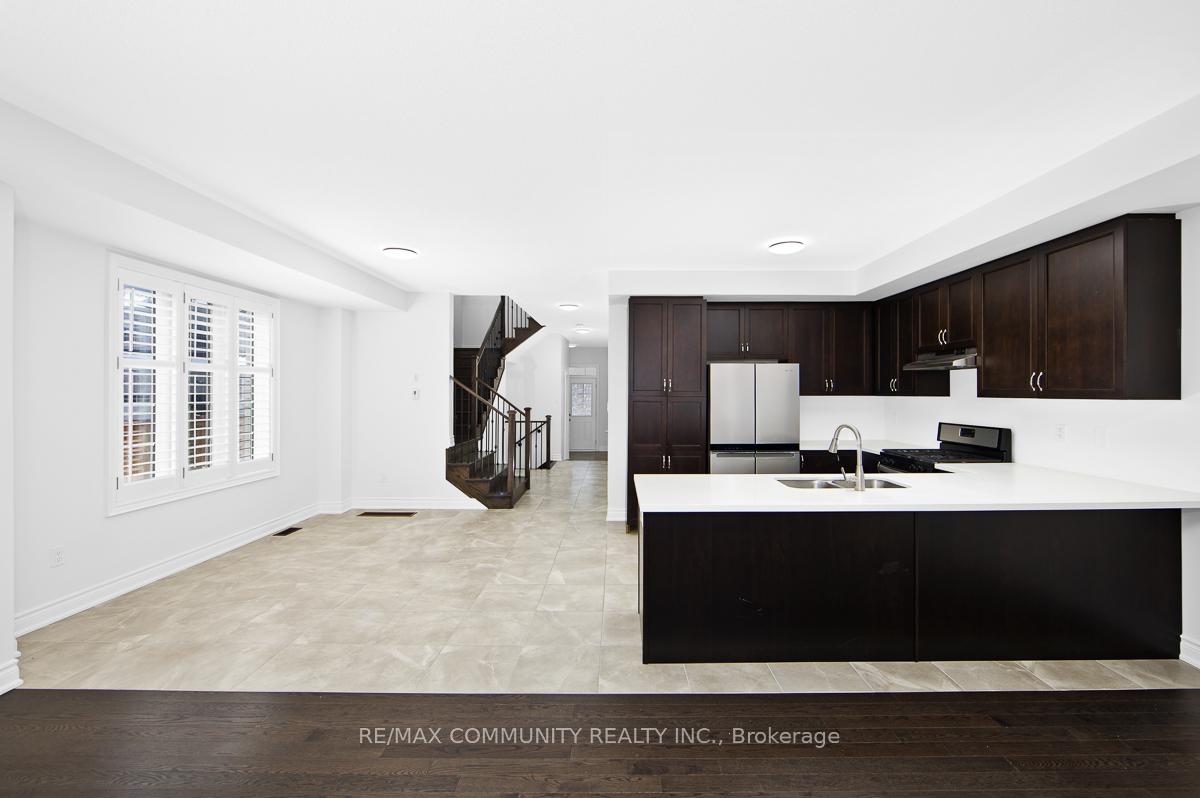 Photo 8 of 33 Liam Lane, Markham, Cedarwood — HOMEH