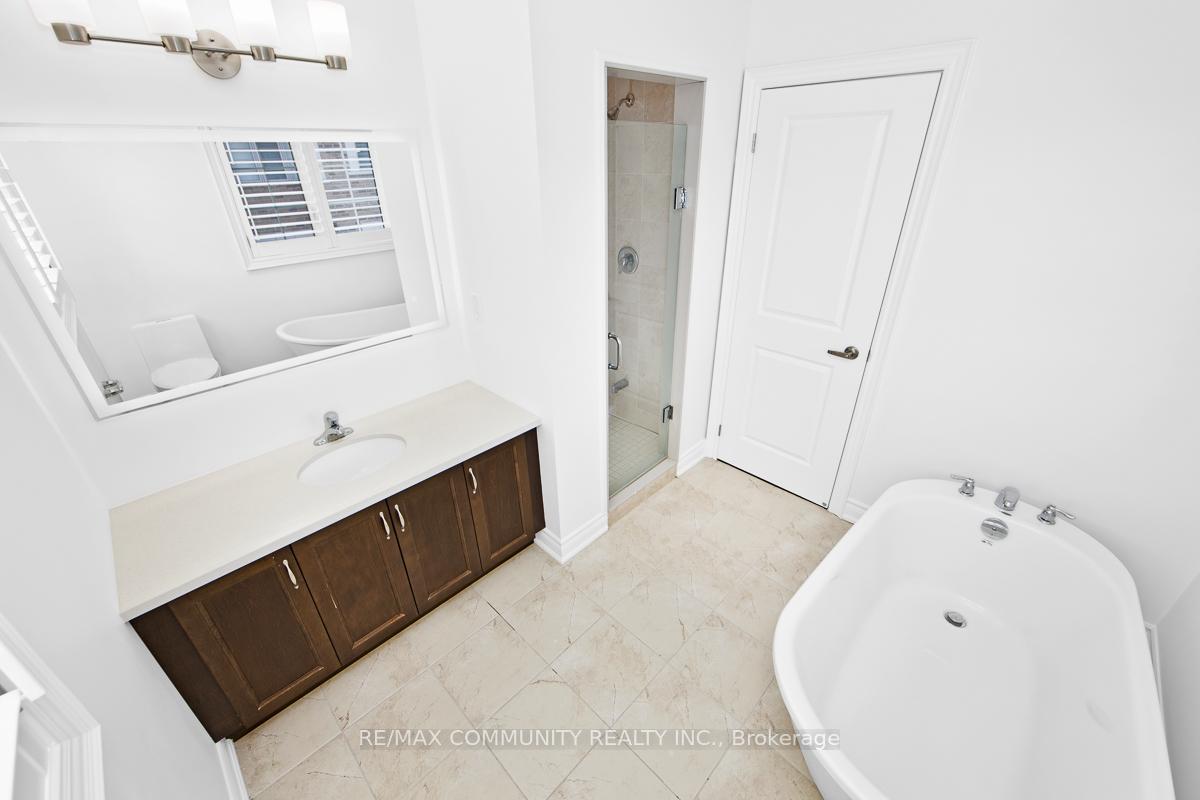 Photo 14 of 33 Liam Lane, Markham, Cedarwood — HOMEH