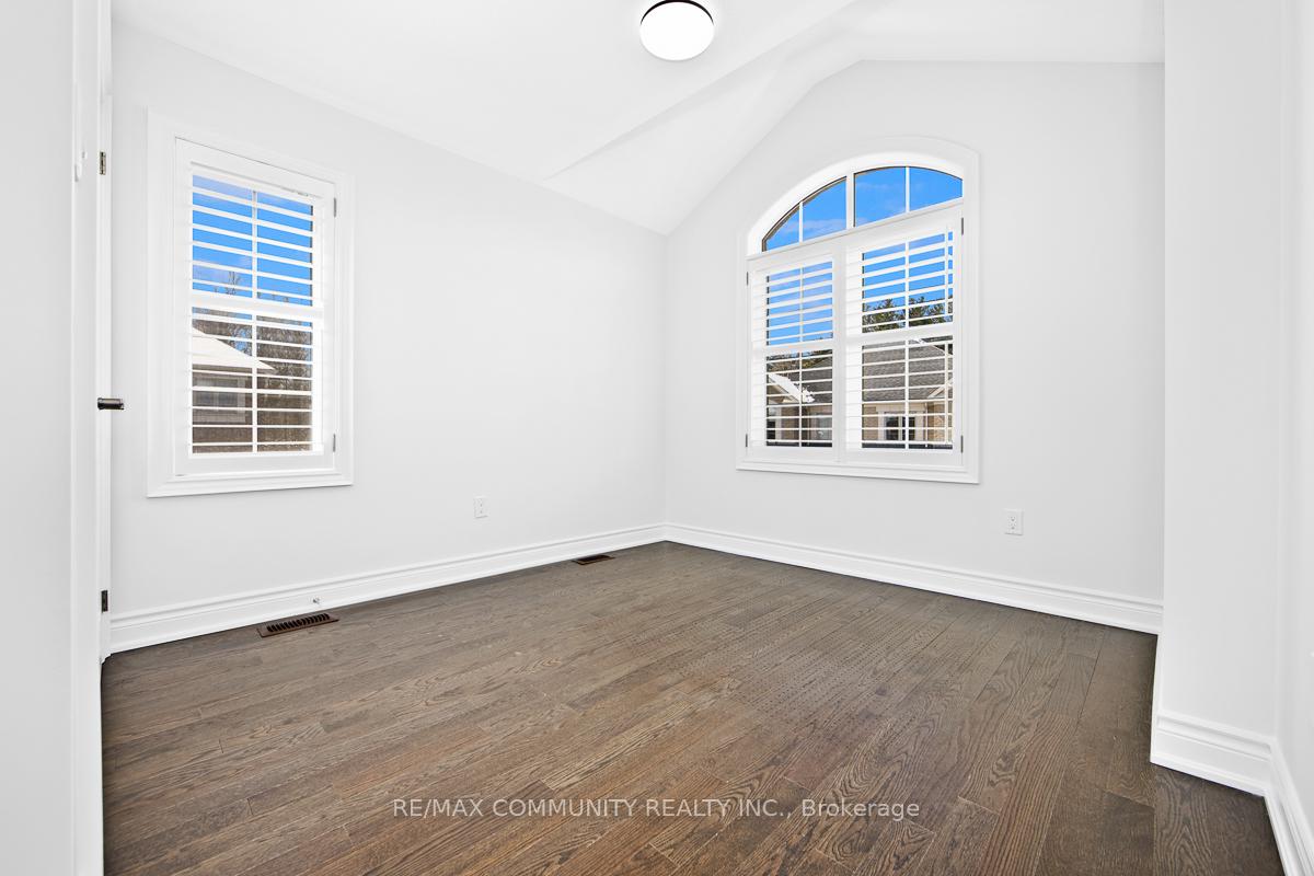 Photo 17 of 33 Liam Lane, Markham, Cedarwood — HOMEH