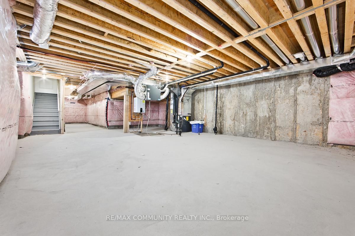 Photo 20 of 33 Liam Lane, Markham, Cedarwood — HOMEH